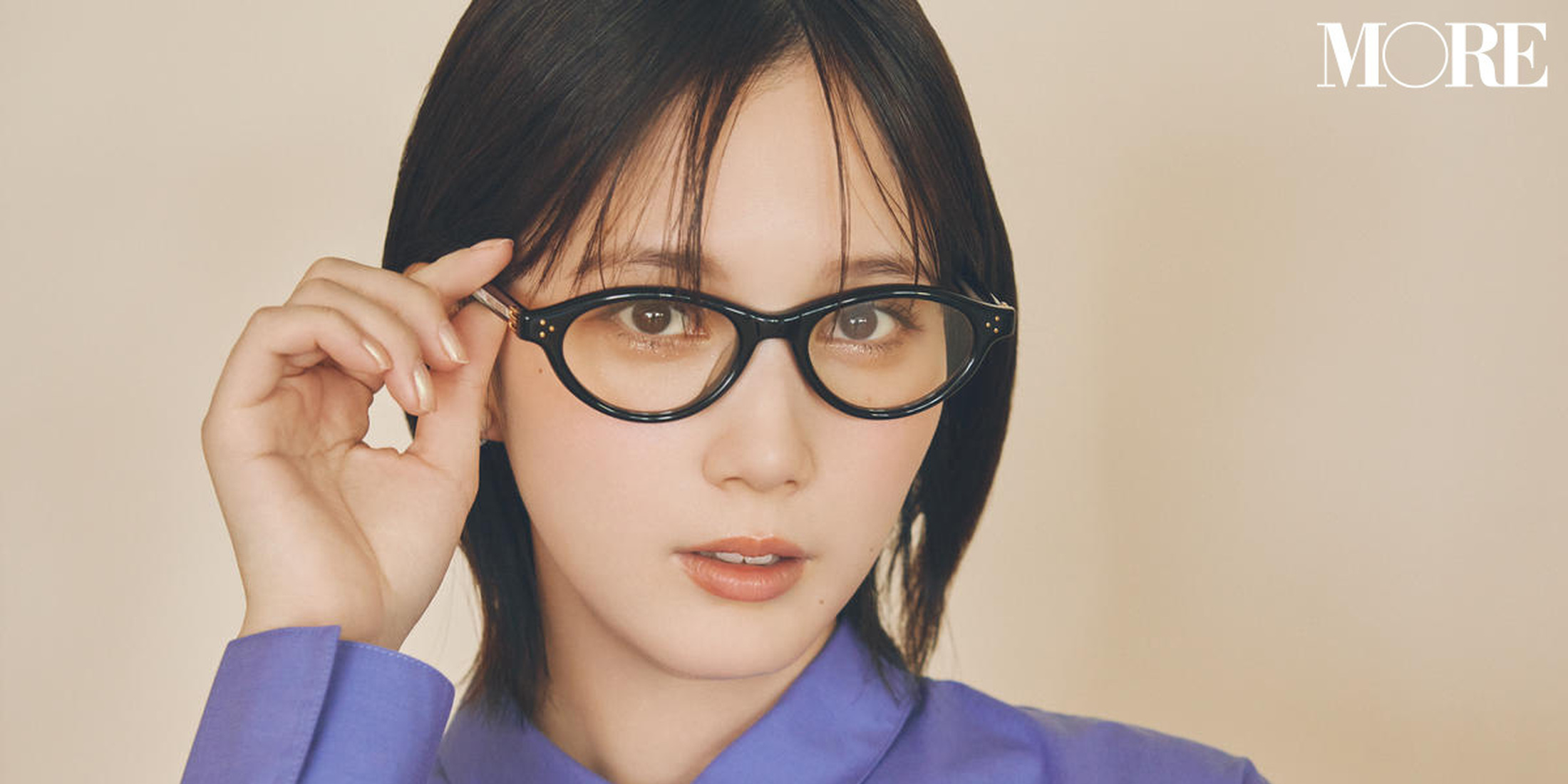 【2025年版】女性のおしゃれなメガネの選び方・垢抜け方は？季節別コーデも