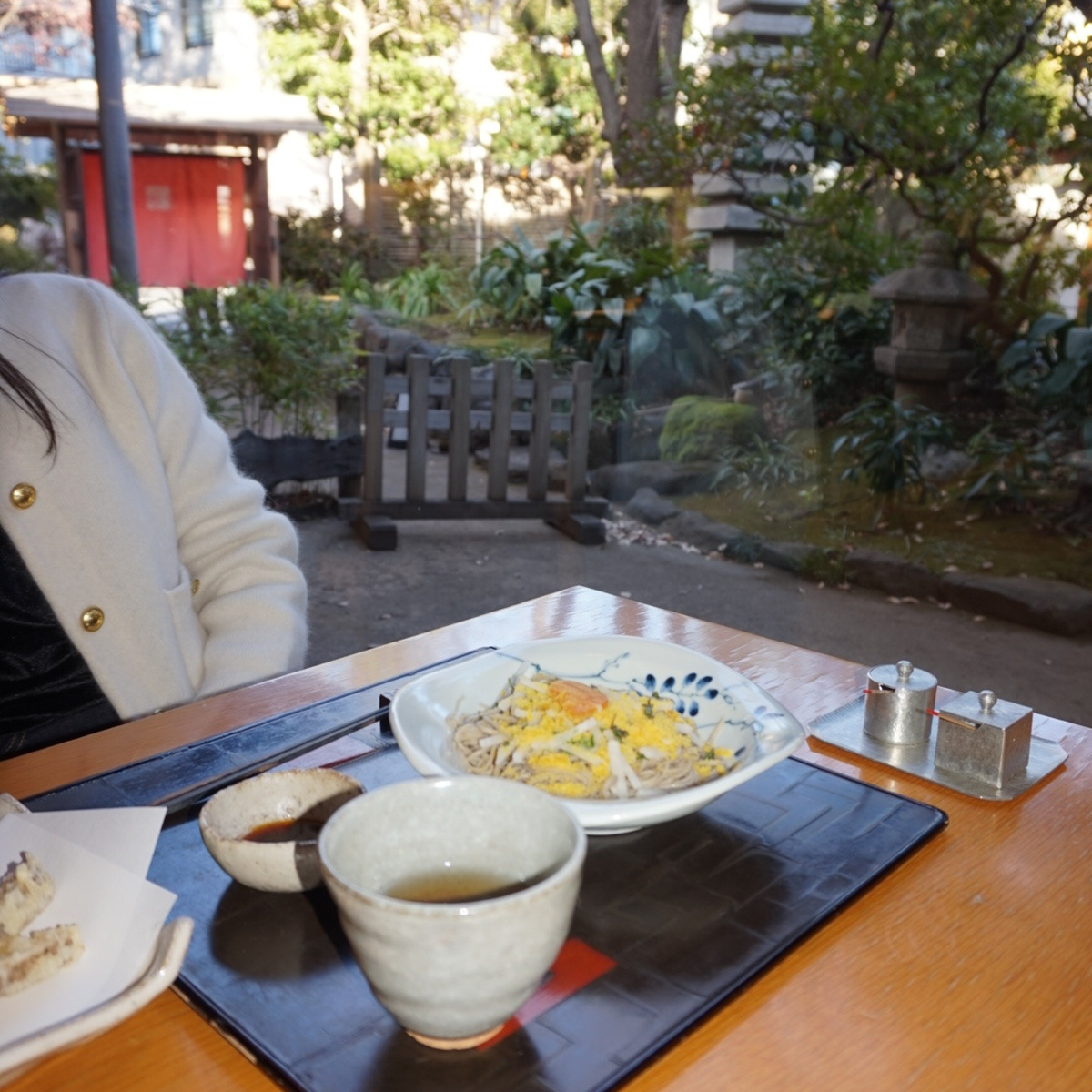 まるで京都？緑豊かな庭園の前で蕎麦を楽しめる、下北沢「打心蕎庵 」　