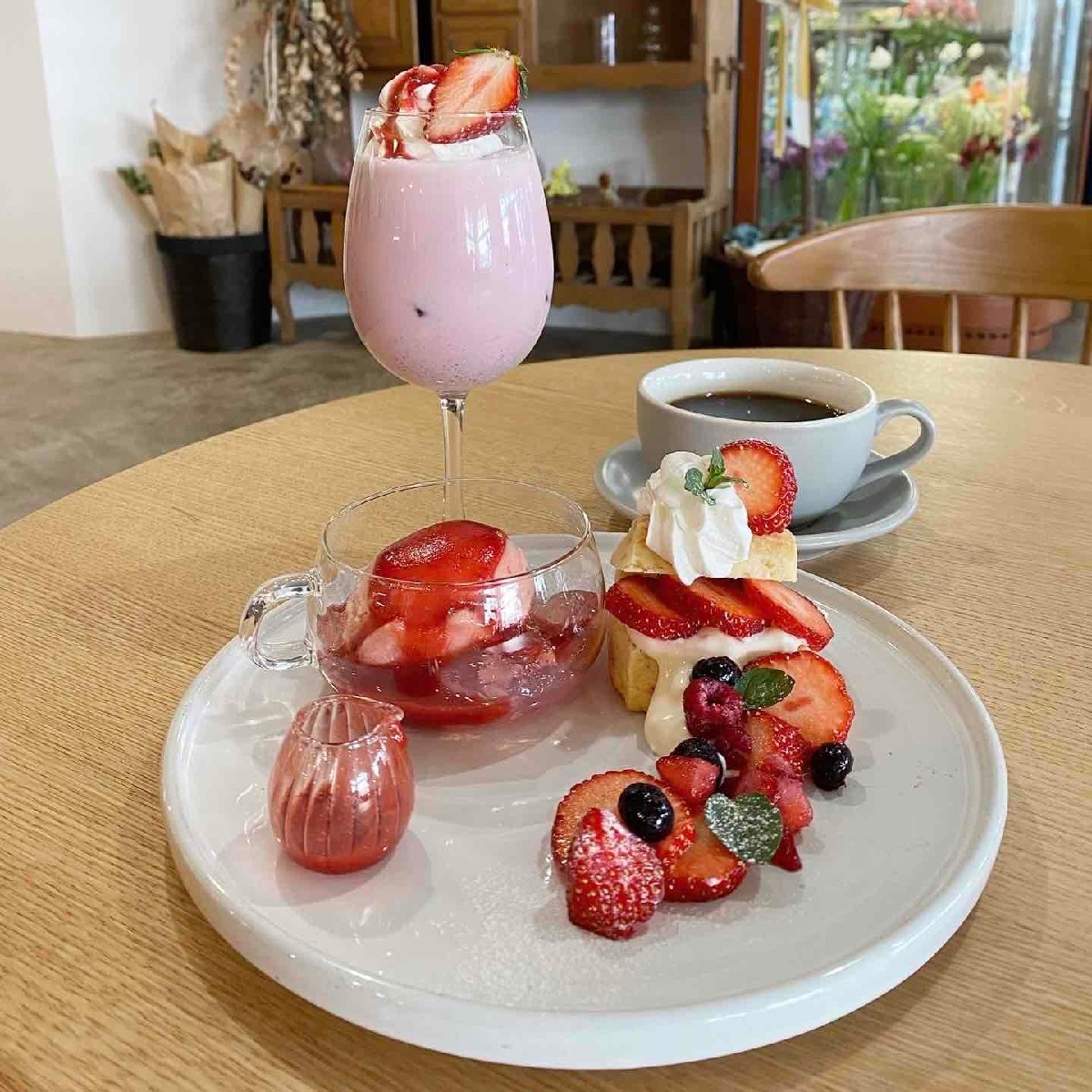 【富山】フォトスタジオに併設のカフェ【Each day】リズミカルに並ぶベリーの春限定「いちごのデセール」は今月末まで！