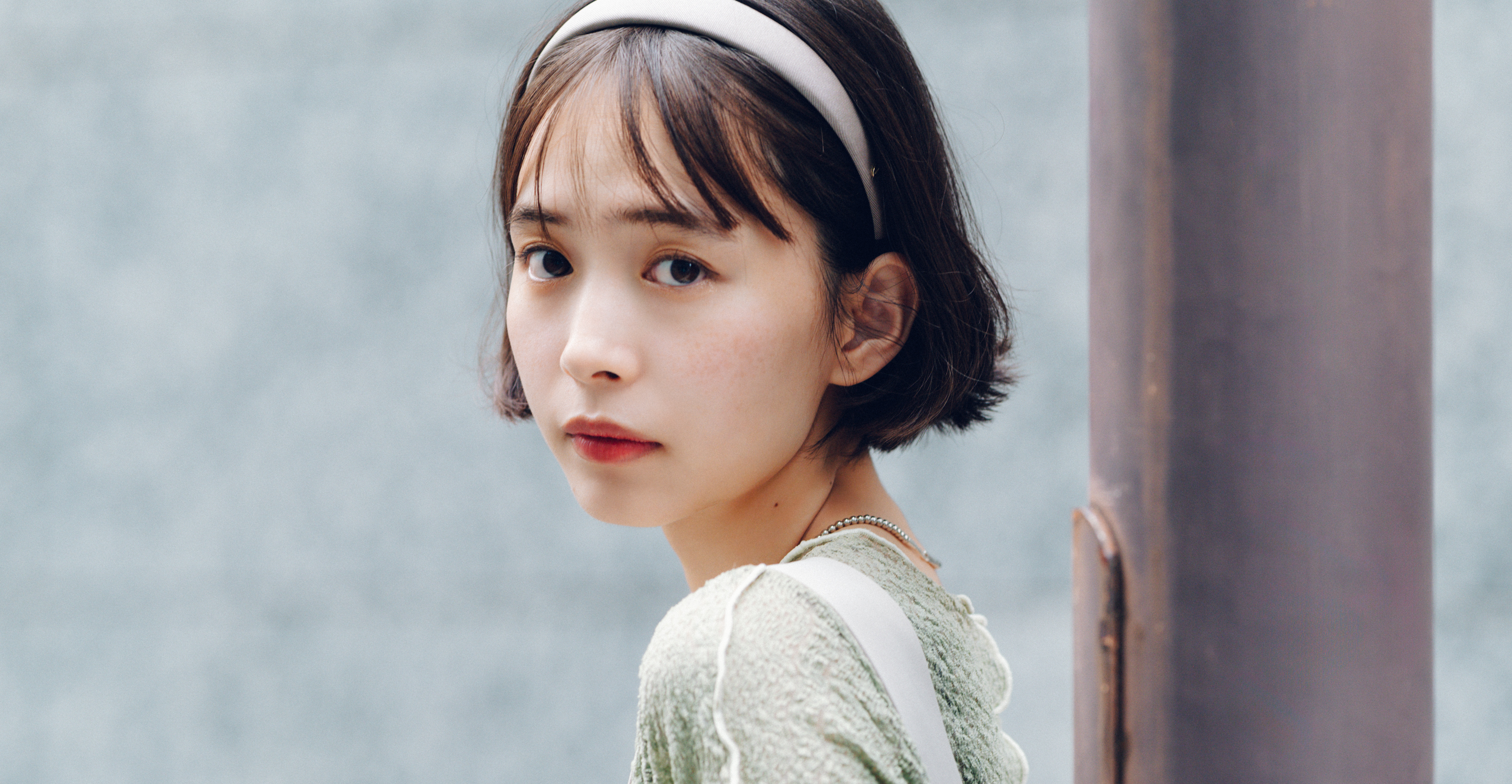 【井桁弘恵の通勤コーデ】楽しておしゃれな着こなしはサロペットで叶える