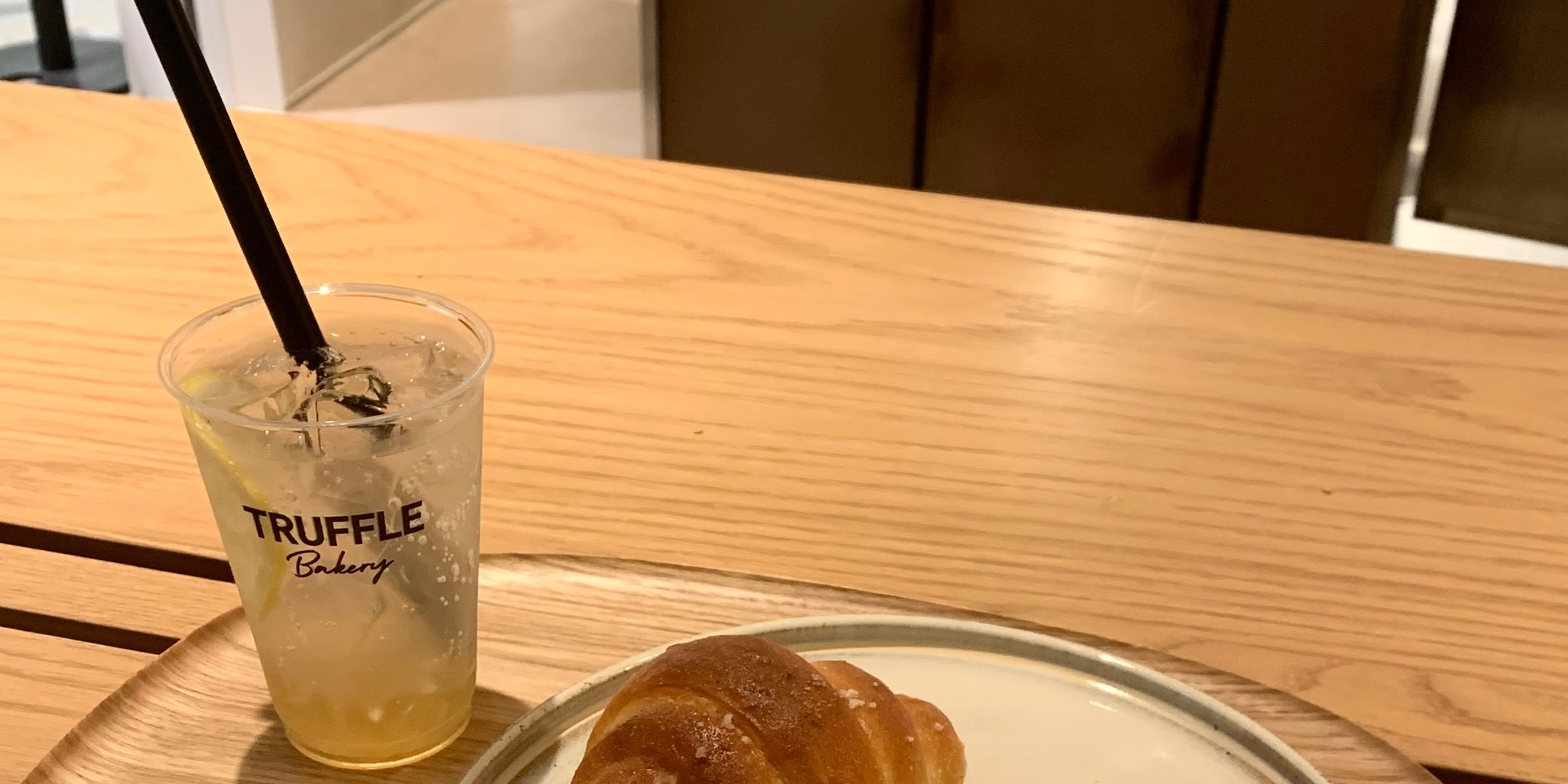 【新宿】駅直結！大人気のトリュフベーカリーにカフェがオープン！
