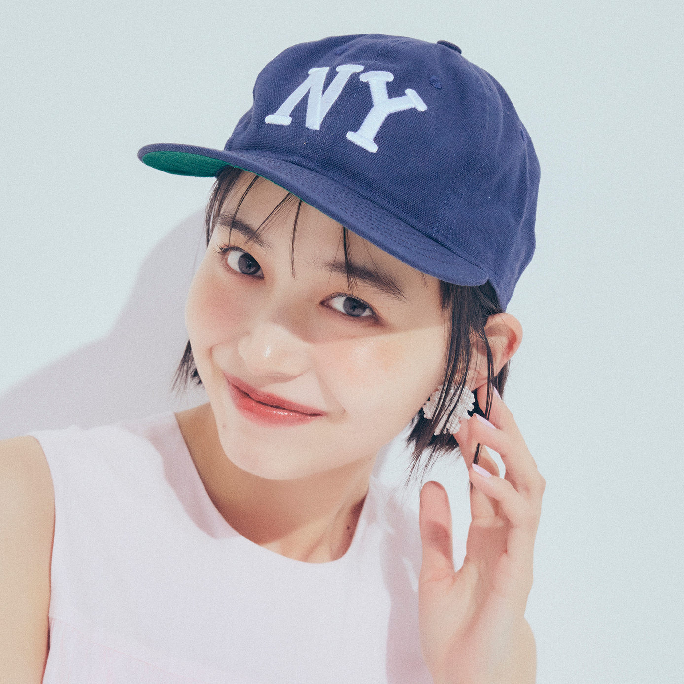 【井桁弘恵】ティアードブラウスとデニムで作る夏の映えカジュアル