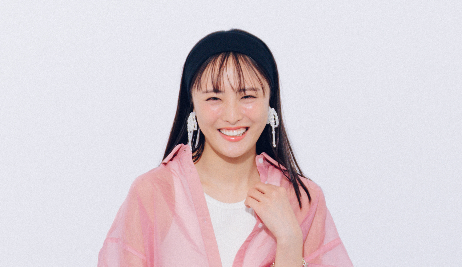 【大友花恋の休日コーデ】初夏カジュアルを盛り上げるならシアーシャツがあればいい