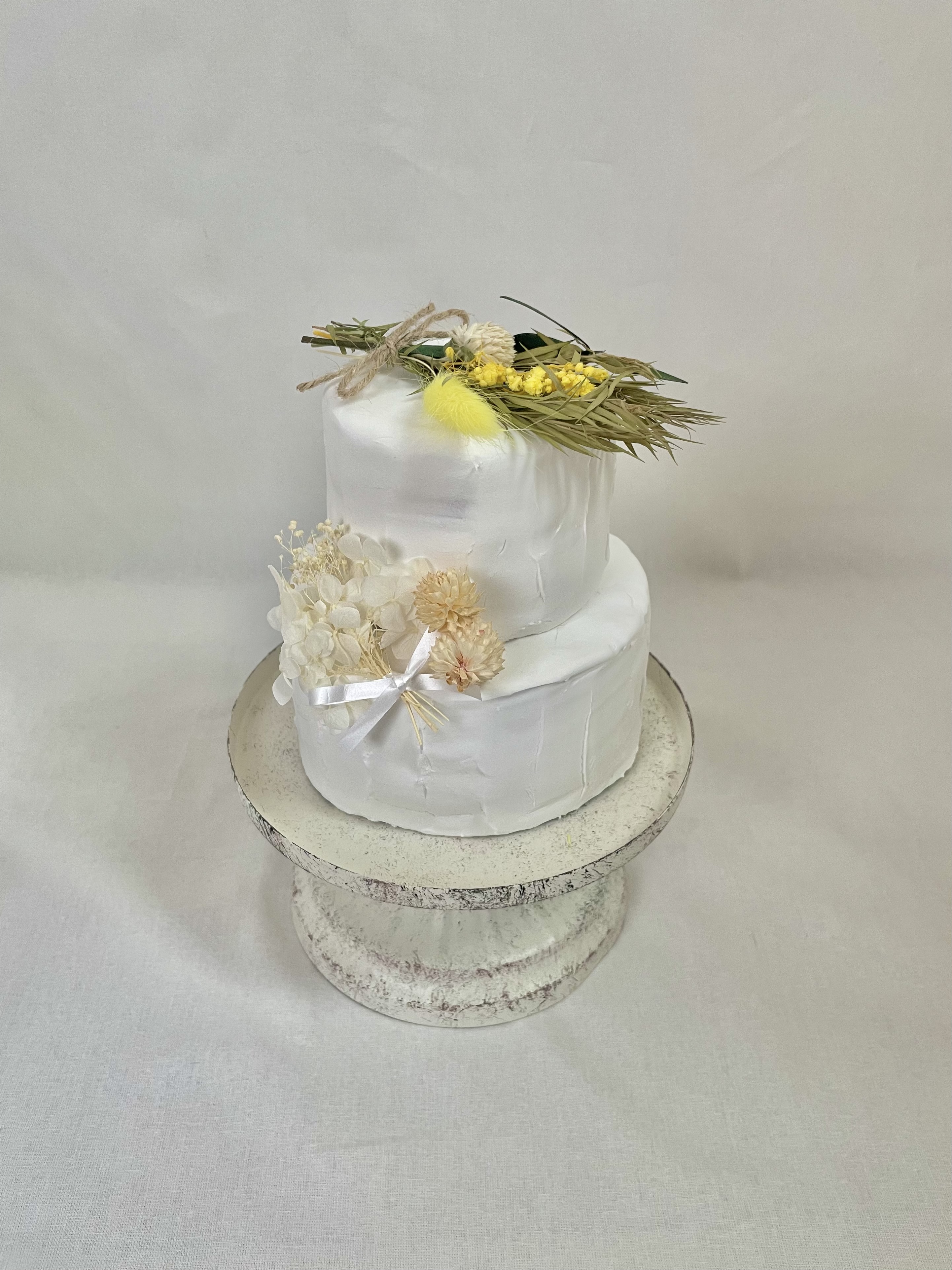 誕生日のお祝いにもおすすめ!100均材料で自宅フォトブースが華やぐ“クレイケーキ”の作り方