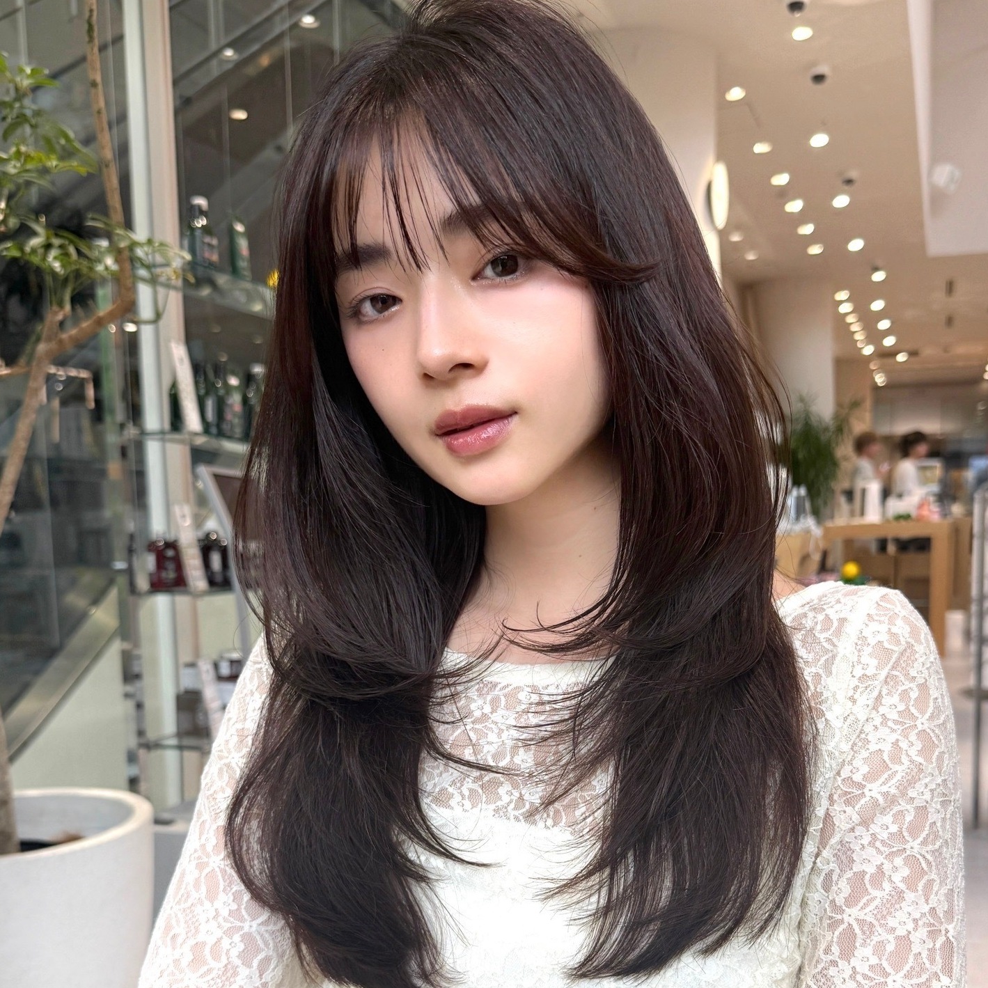 【伸ばしかけ前髪アレンジ】シースルーバングで見慣れたロングを刷新！