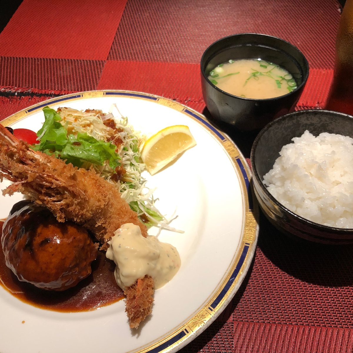 【京都･鴨川から徒歩3分】洋食好きにはたまらない！エビフライとハンバーグの最強コンボ