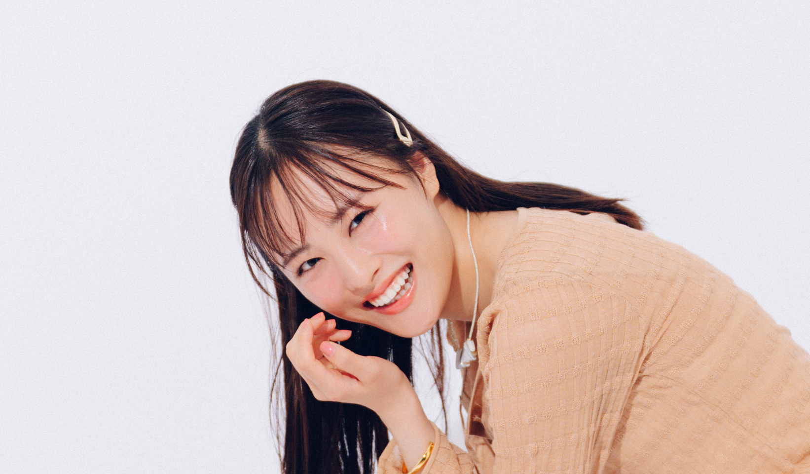 【大友花恋の休日コーデ】ほの甘カーディガンをまとって待ち合わせ