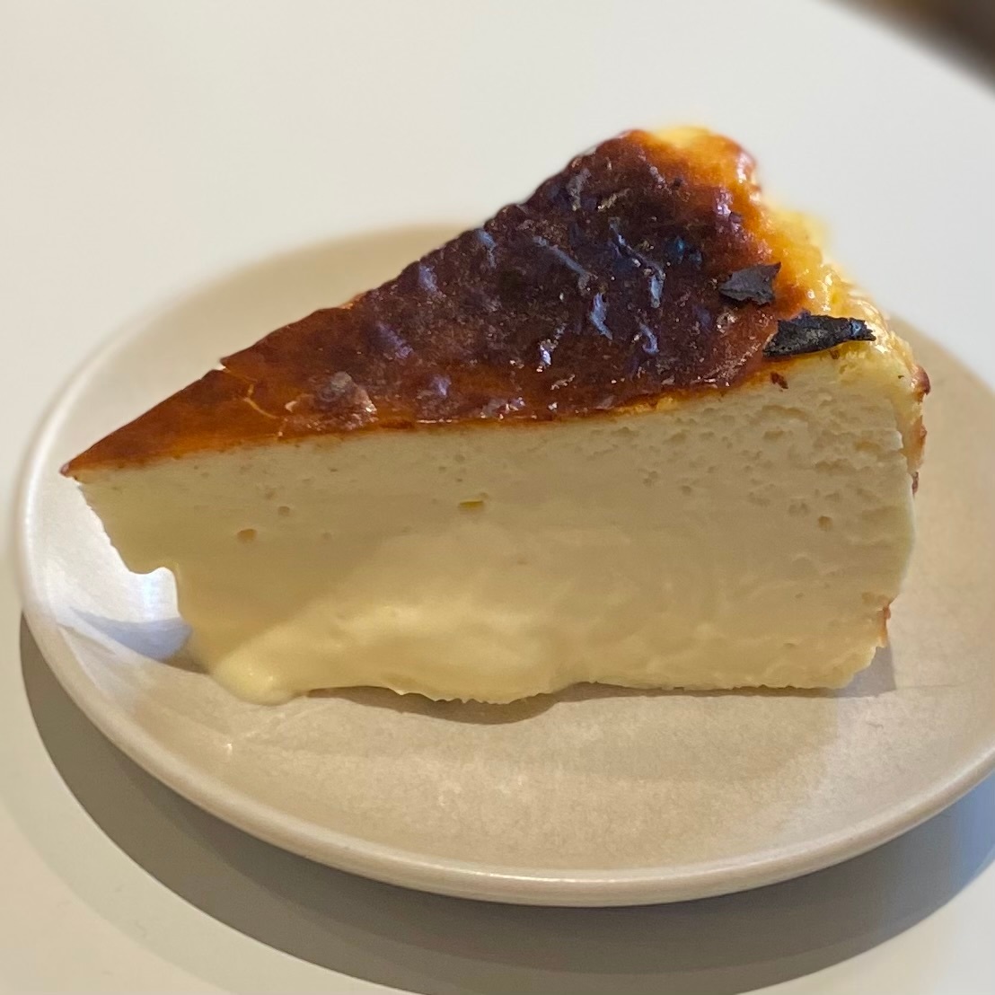 クリックでトリミング Nephew バスクチーズケーキ