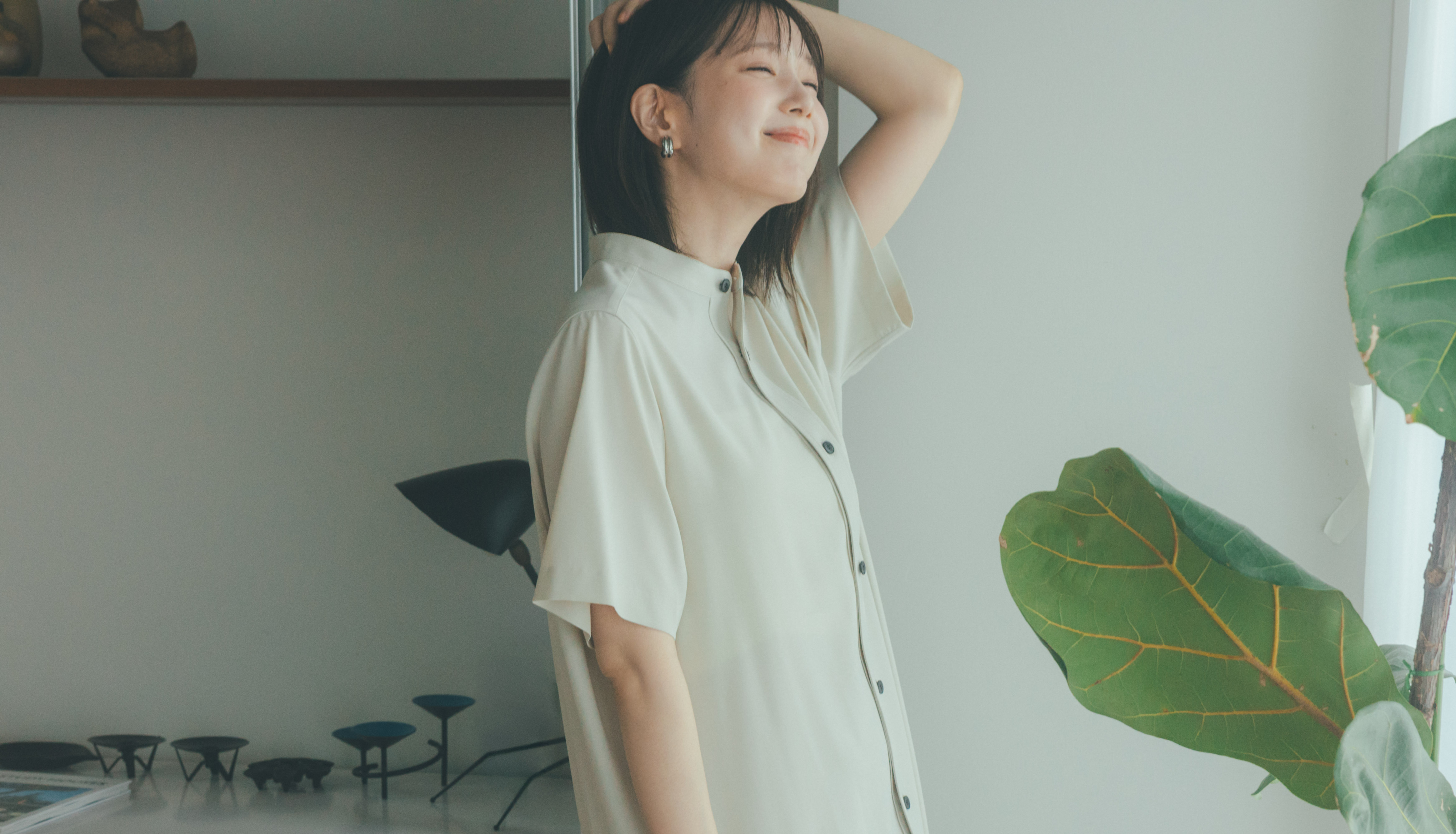 【本田 翼の通勤コーデ】忙しい朝にうれしいタムパワンピ×黒小物が最強すぎる