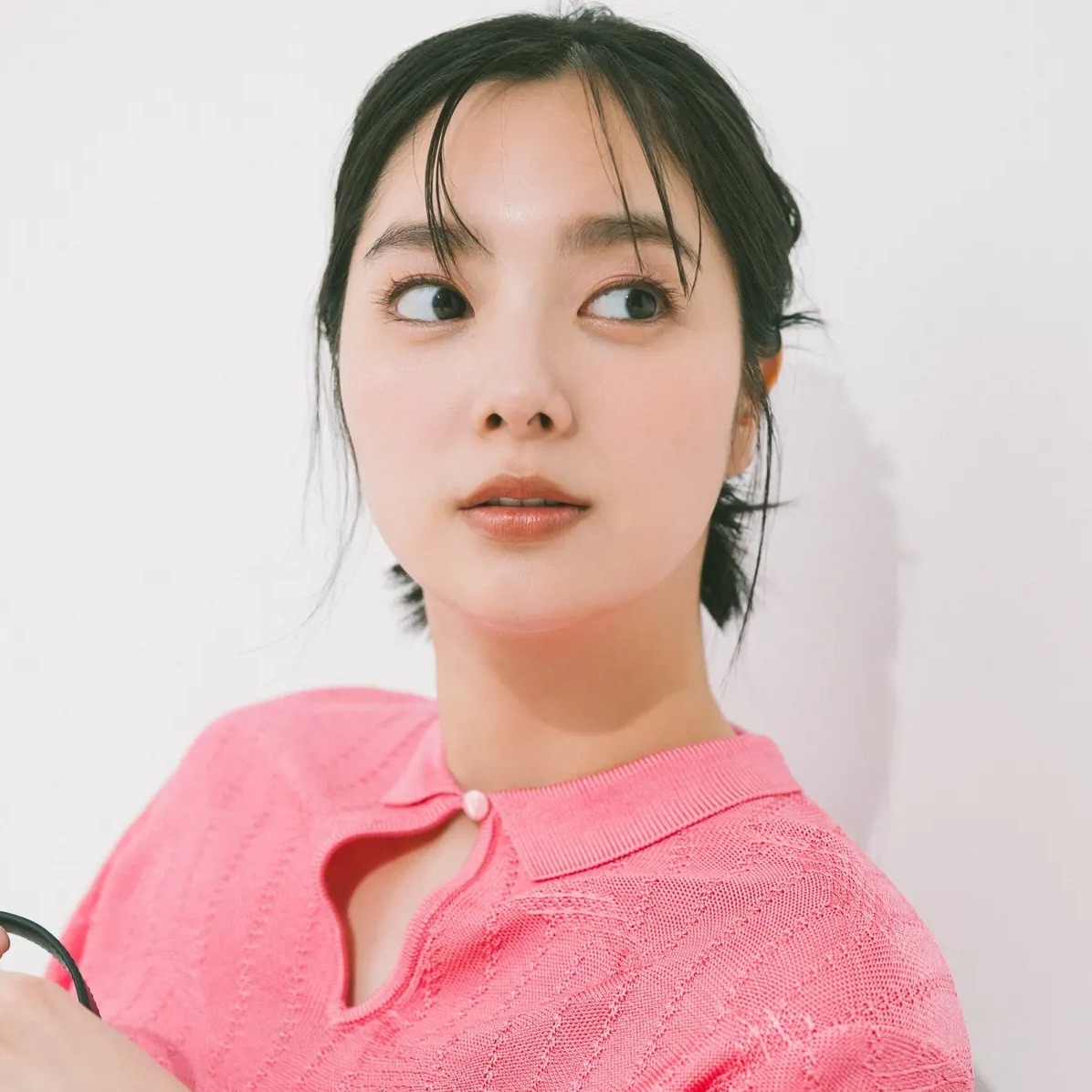 『新川優愛』が着こなすコーデまとめ！PhotoGallery