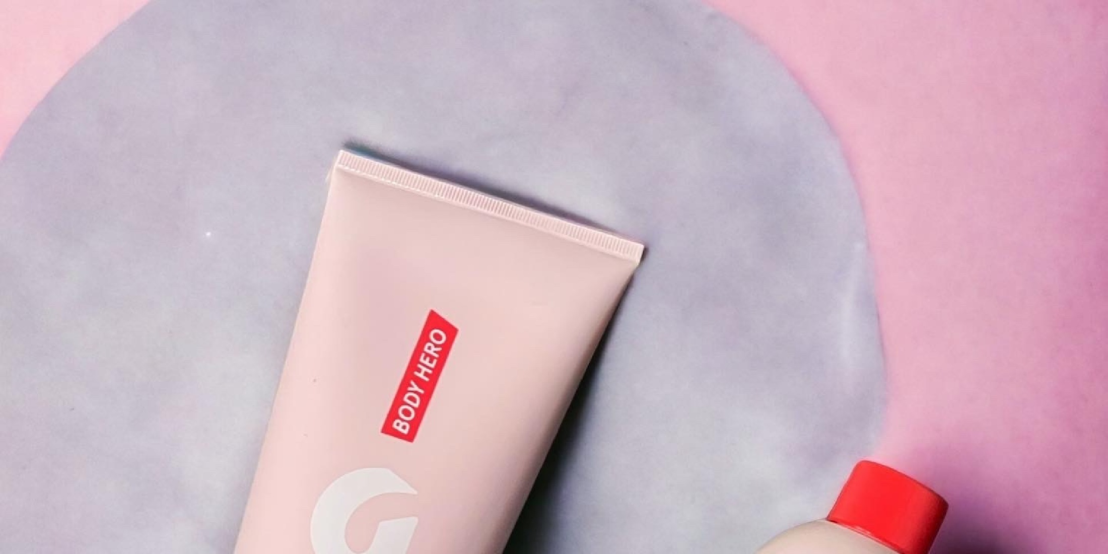 全米で大人気！？コスメブランド「Glossier.」に行ってみたらお手頃価格なのに優秀コスメ多め！ピンクの世界観で持ってるだけで映えるかわいさ★お土産にも最適【シカゴ生活】