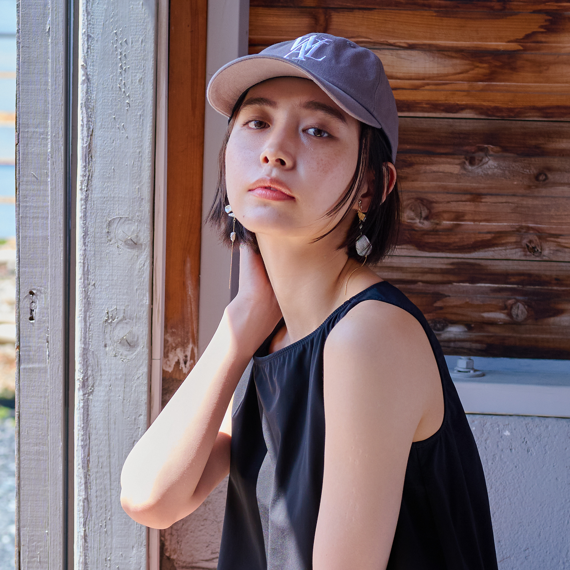 【井桁弘恵×2025年最新水着】タンクトップデザイン５選！ヘルシーな大人の水際スタイルを