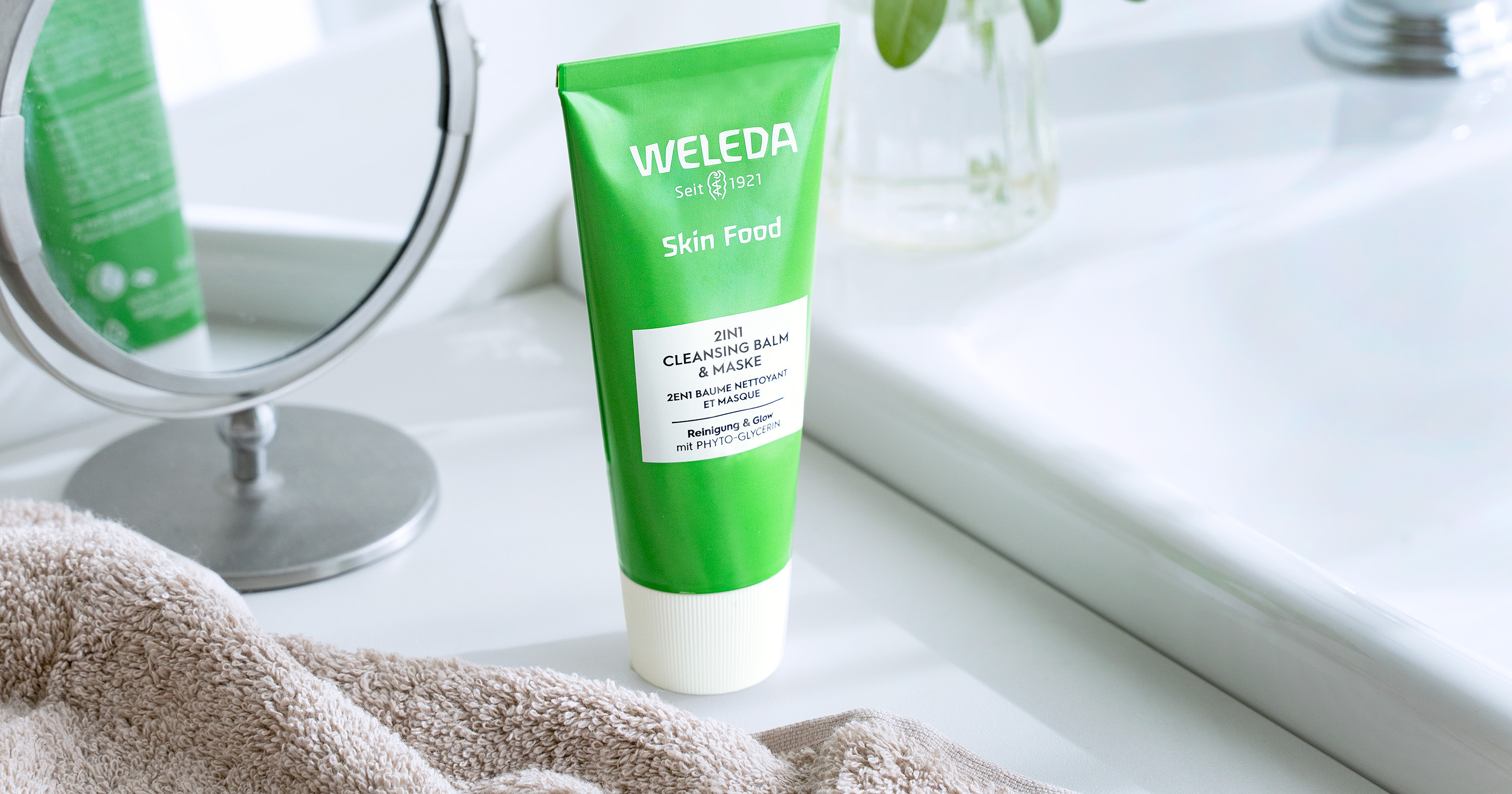 『WELEDA』の名品「スキンフード」新作! 軽やかオイルと濃密バームで、秋の肌が深呼吸 MORE 『WELEDA』の名品「スキンフード」新作! 軽やかオイルと濃密バームで、秋の肌が深呼吸 MORE
