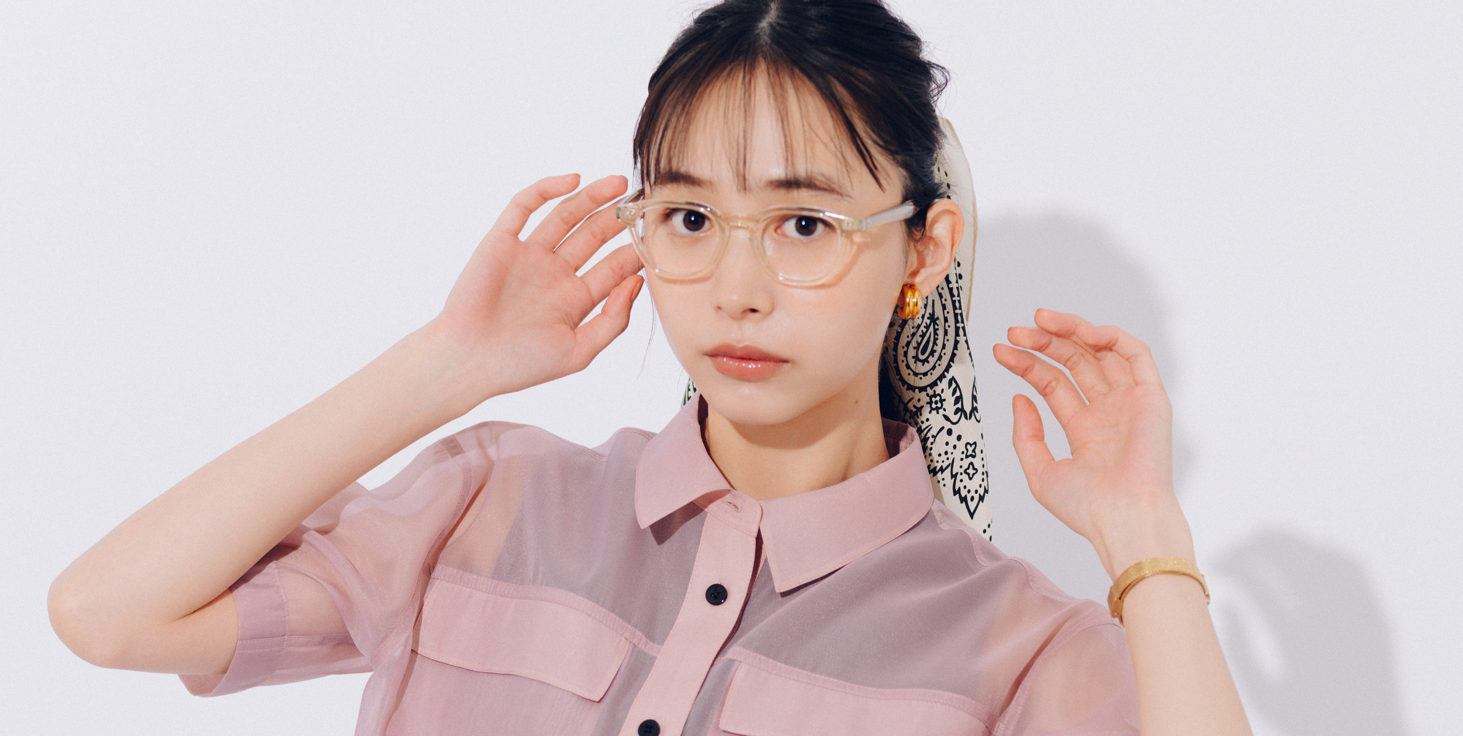 【井桁弘恵の通勤コーデ】シルエットと素材で鮮度を高めるお仕事コーデ