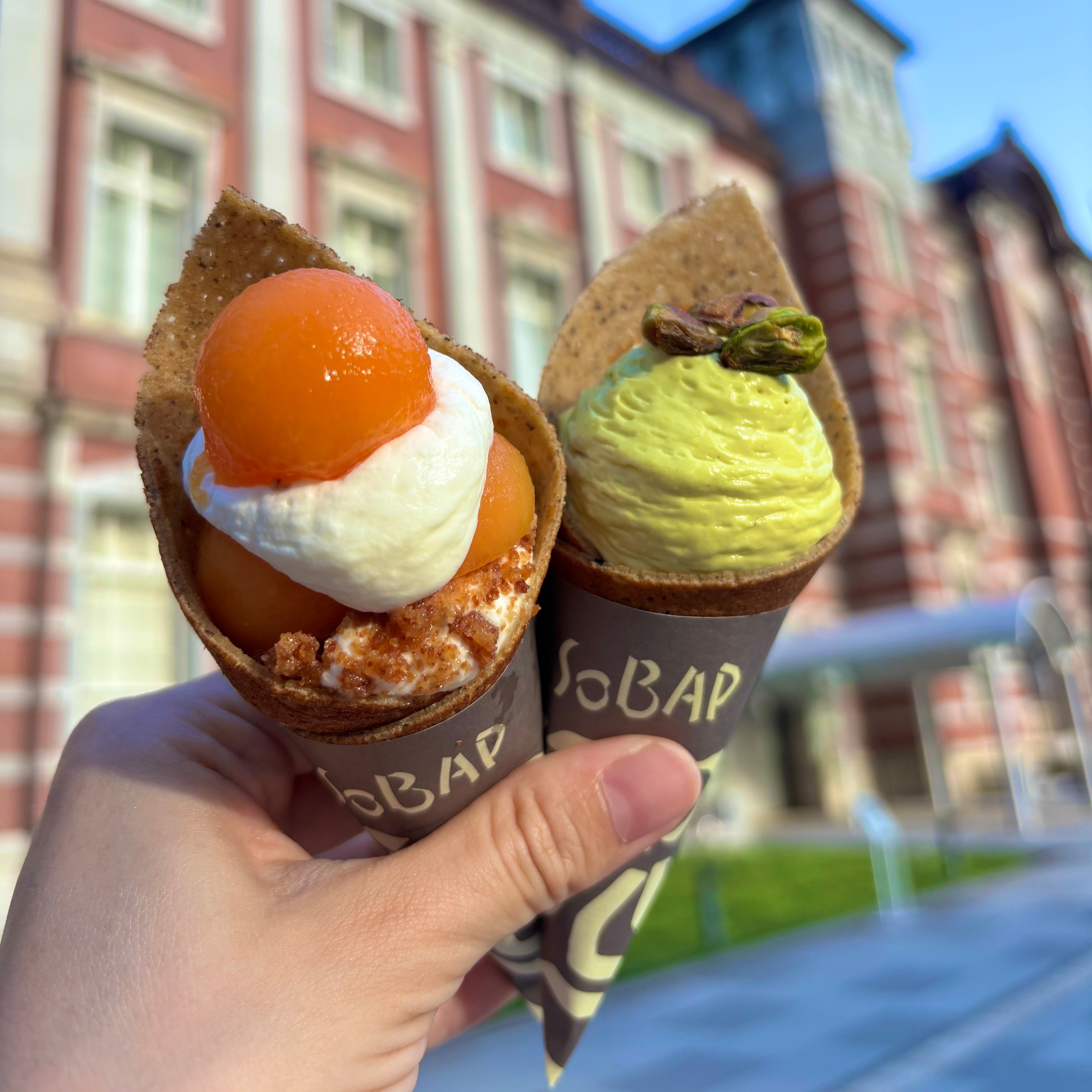 【東京駅スイーツ速報】SOBAP（ソバープ）のメロンアマレッティ＆ピスタチオが絶品！ワンハンドで楽しめる話題のミニガレット