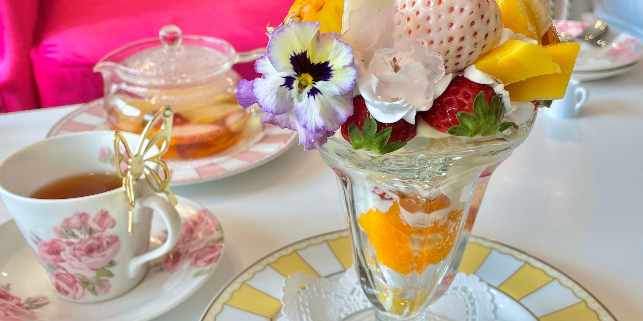 【神奈川・三浦半島】フルーツたっぷり！美しすぎる《芸術的パフェ》を楽しめる可愛らしいカフェ
