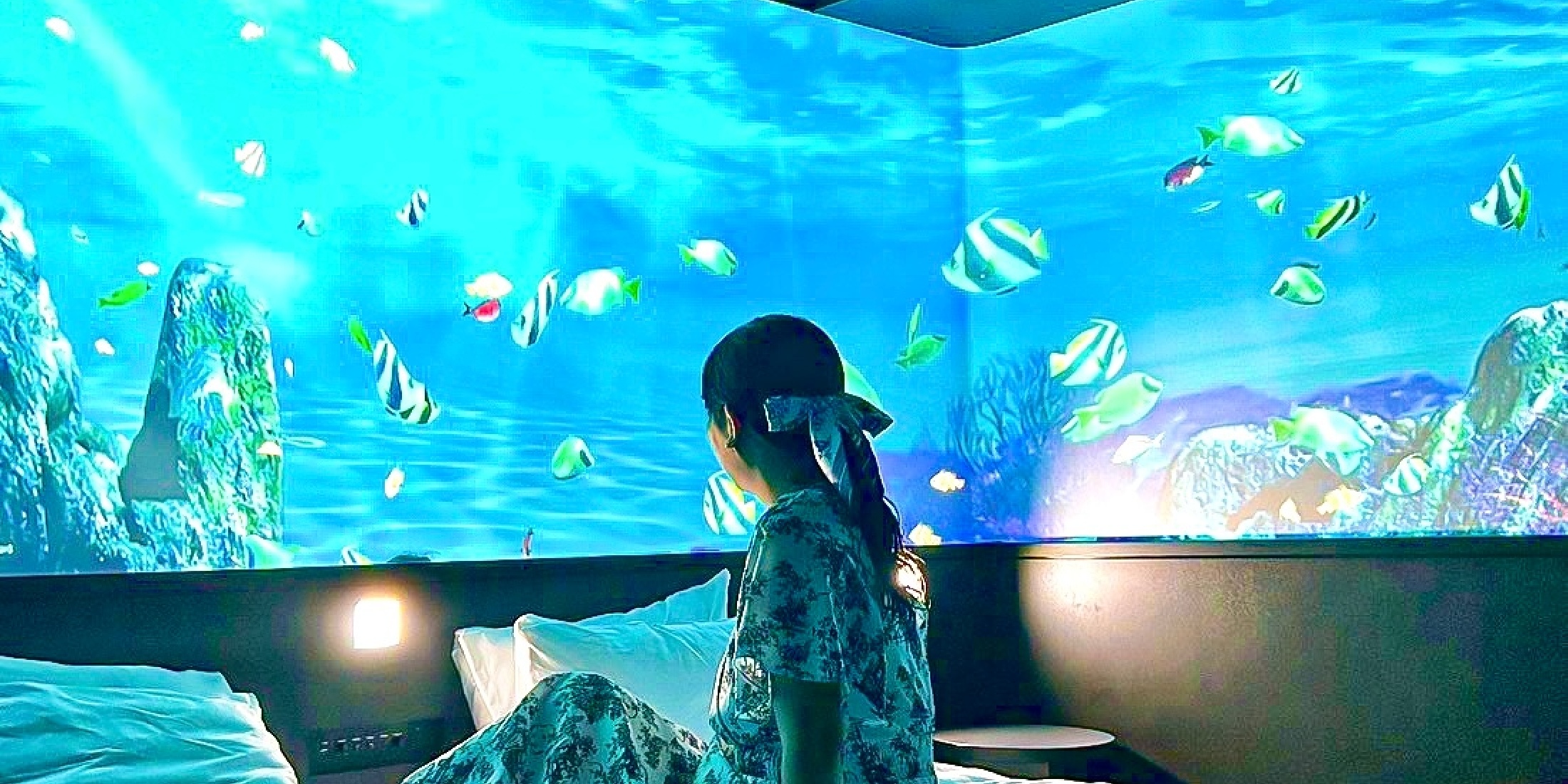 【沖縄ホテル】海の中で眠る⁉︎あこがれの宿泊体験が叶う〜ホテルグレイスリー那覇 美ら海ルーム〜