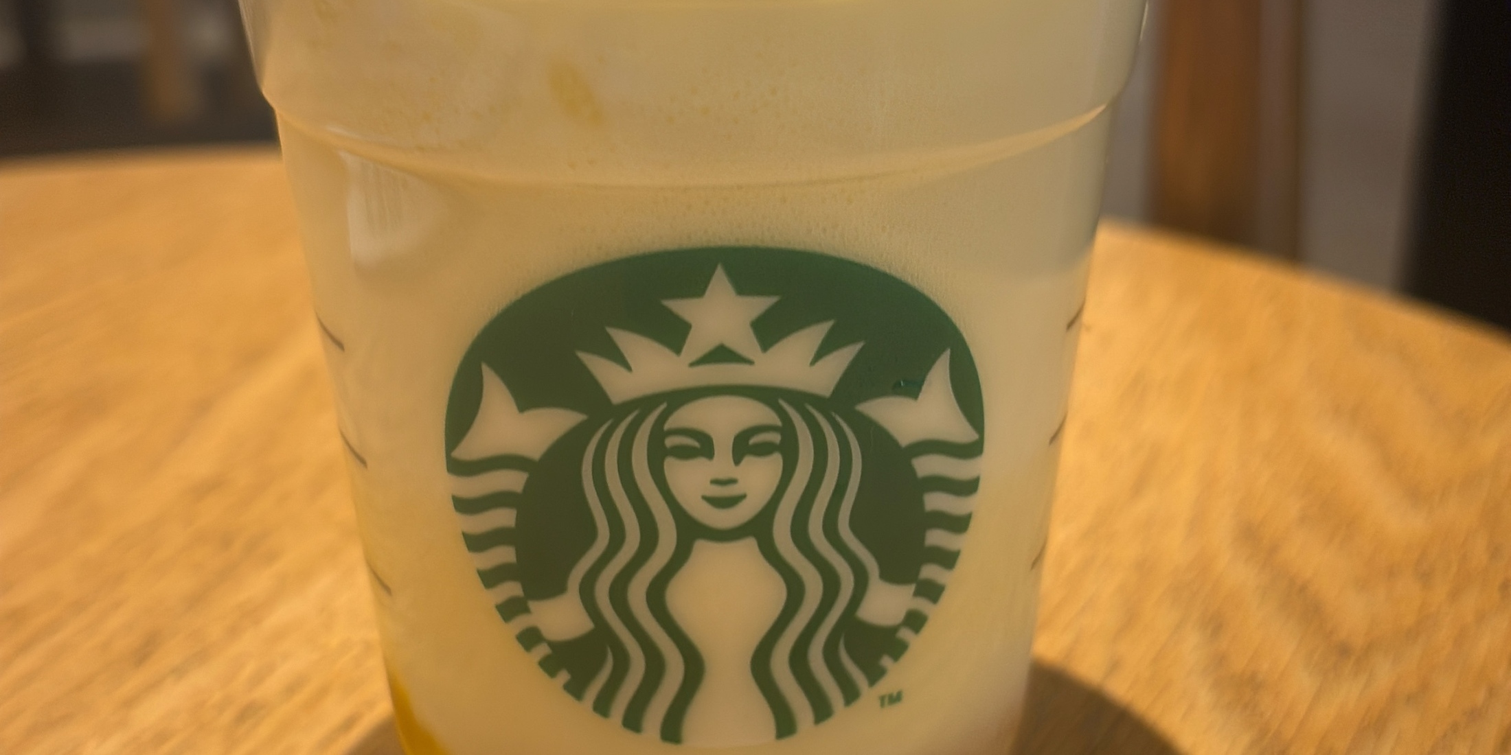 【スタバ】まるでフラペチーノ？！マンゴーオレをカスタムしてみた