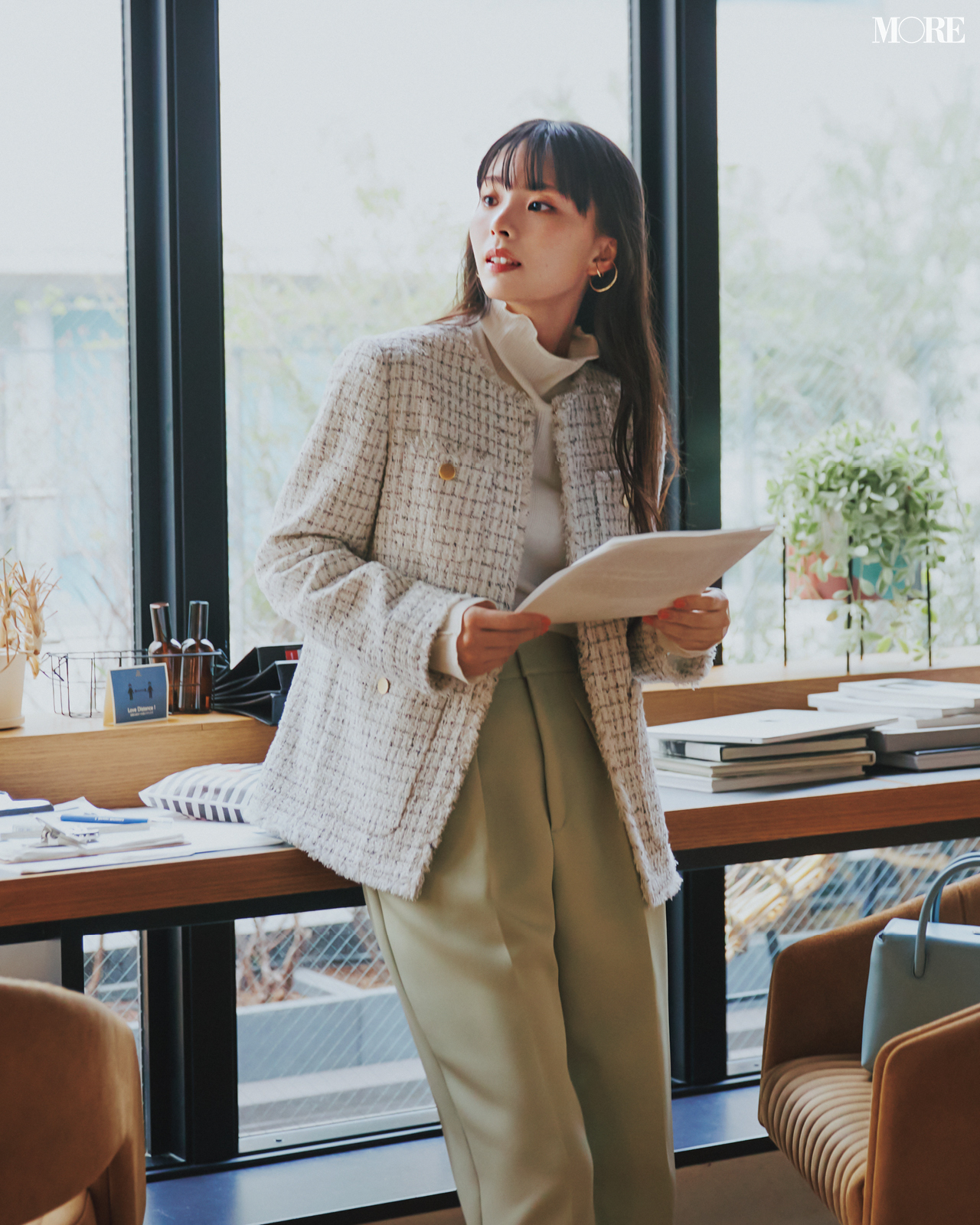オフィスコーデ ツイード素材のコーデ 川口ゆりな