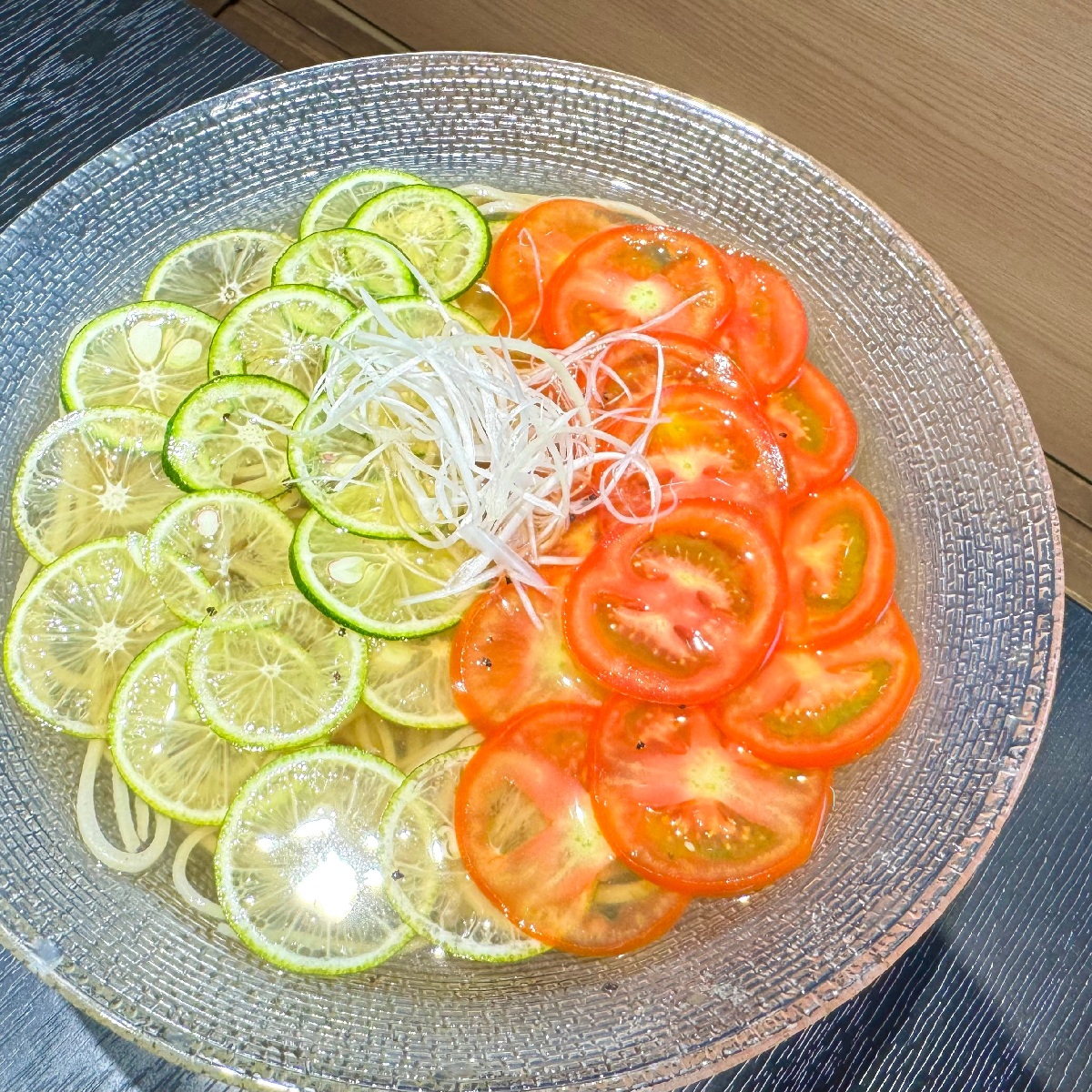 【福井】キラキラ輝く夏の涼麺✨すだち×トマトの冷たいおそば《蕎麦やすたけ》