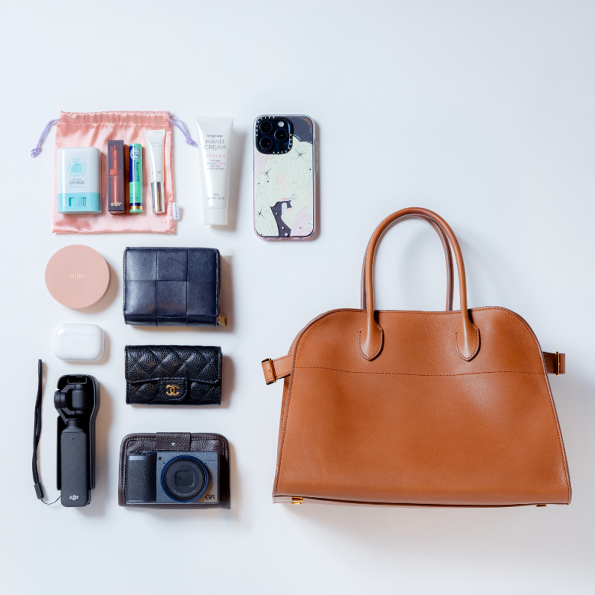 働く女子の【お仕事バッグの中身】を調査！