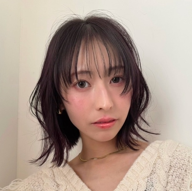 【時短で通勤にもおすすめヘア】小顔見えもイメチェンも叶うレイヤーボブ！