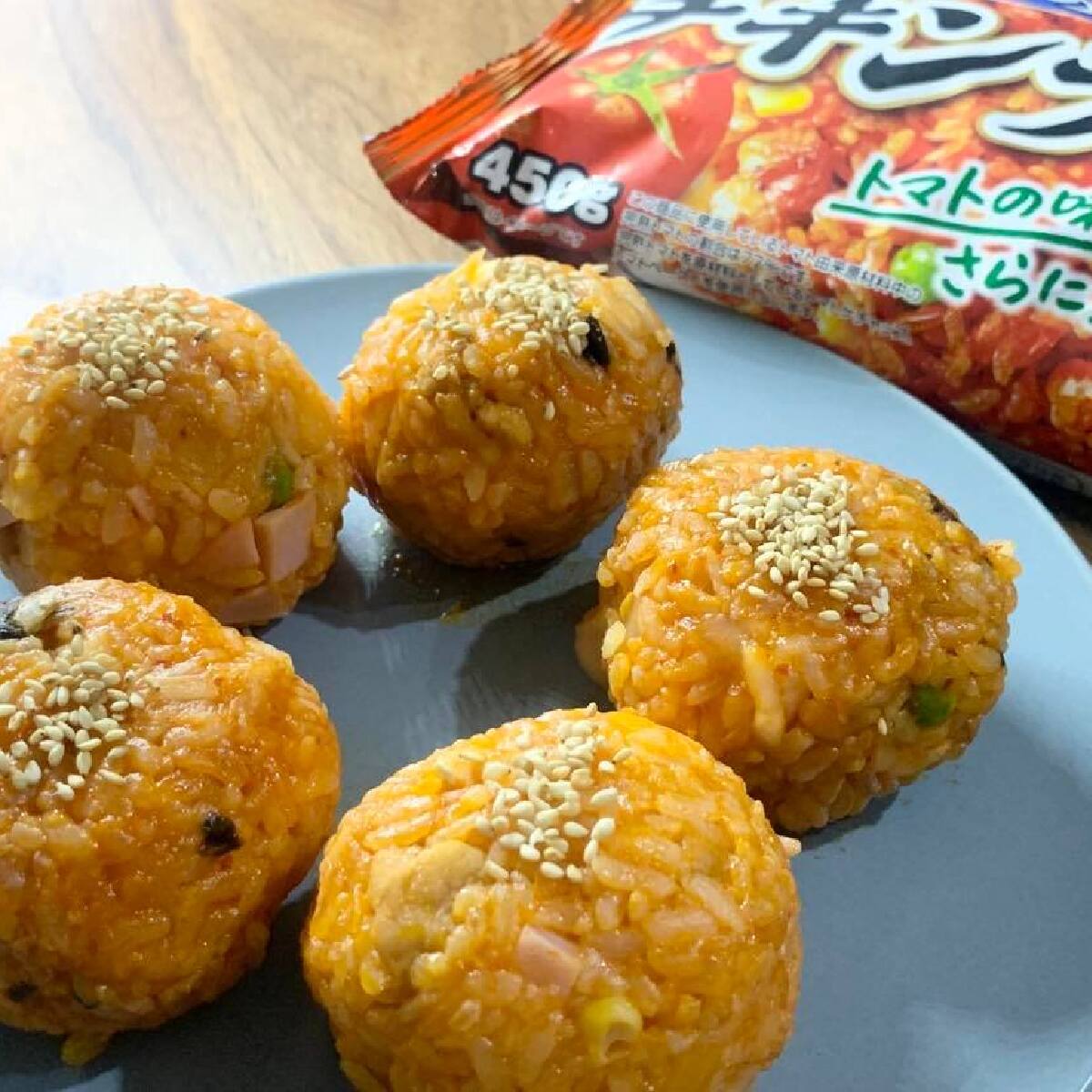 【簡単レシピ】チキンライスを韓国風おにぎり「チュモッパ」にアレンジ！冷凍食品の賢い使い方♡