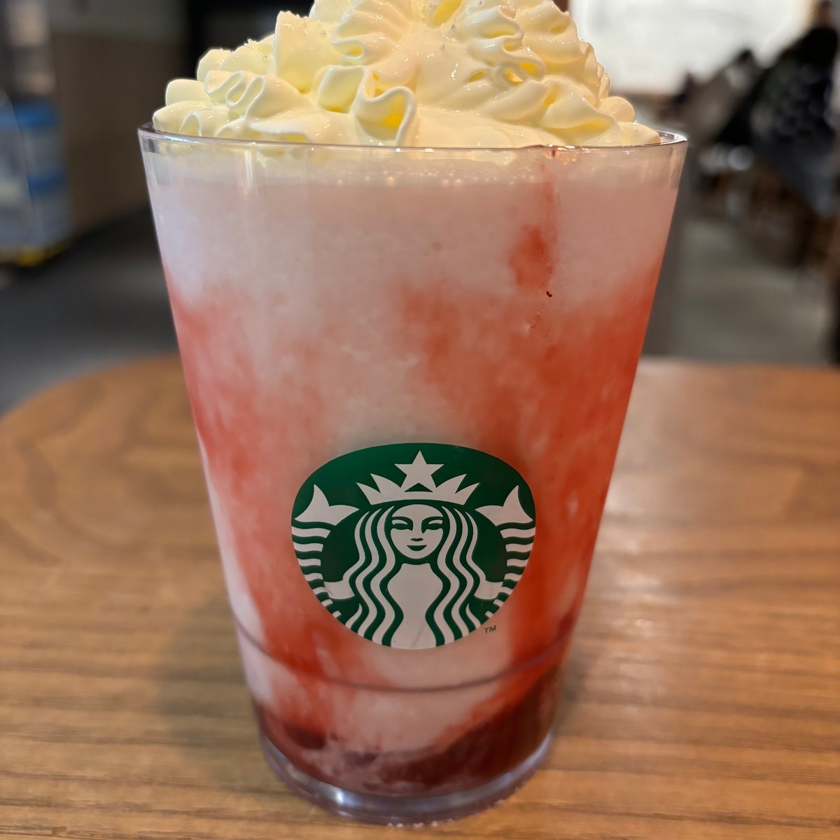 【スタバ】 メリーベリーストロベリーフラペチーノ🍓