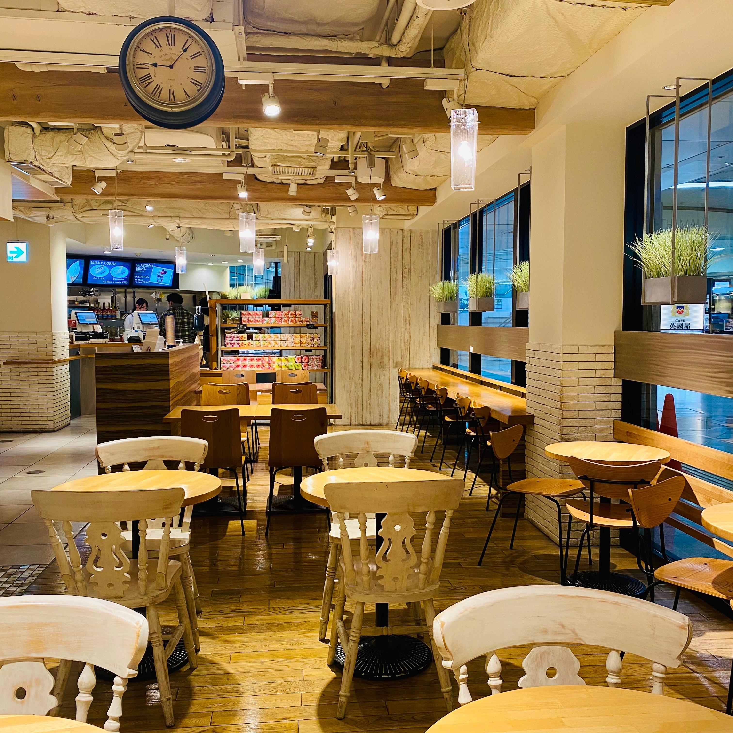 クリックでトリミング ベシャメルカフェ