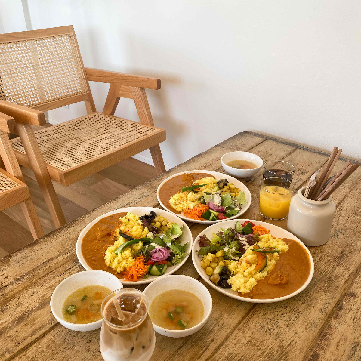 【富山県氷見市】これ以上ない抜群のロケーションが魅力！カレーランチが美味しい海辺カフェ《The Boon（ザブーン）》