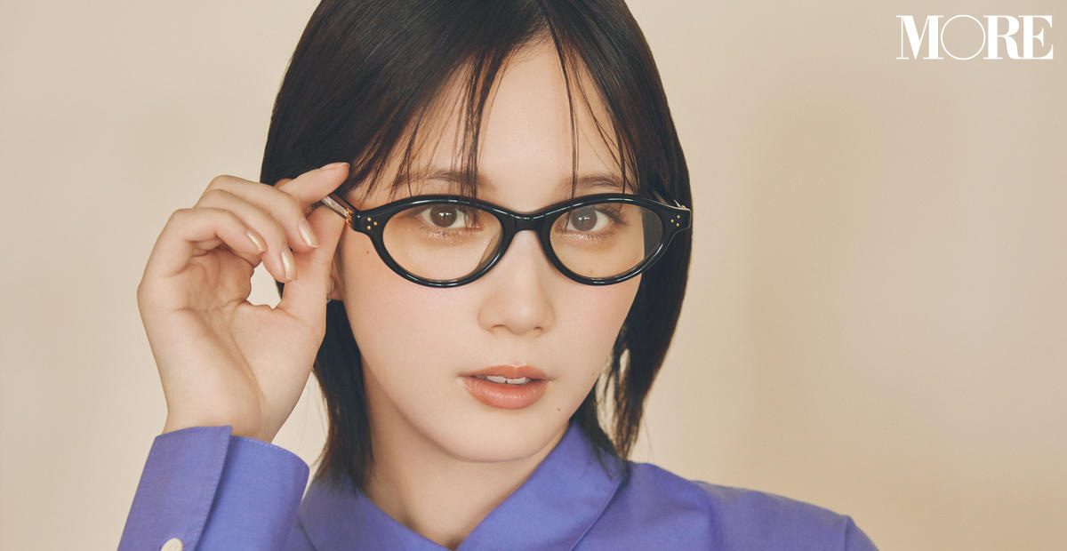 【2025年版】女性のおしゃれなメガネの選び方・垢抜け方は？季節別コーデも