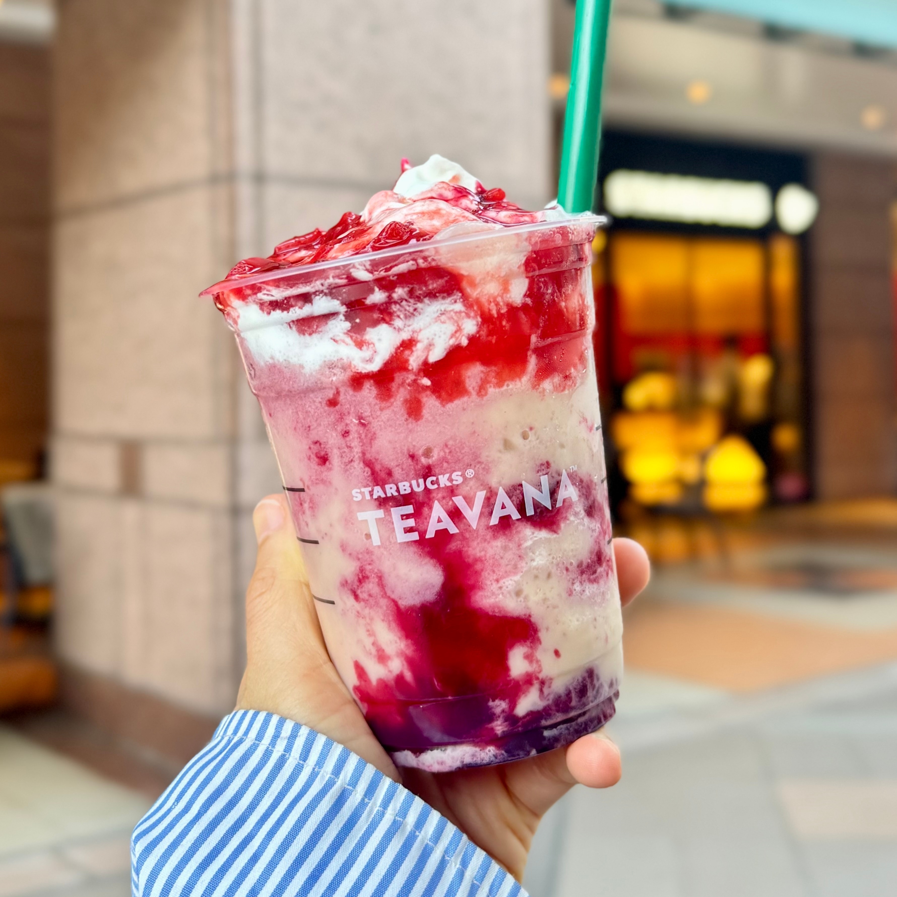 【スタバ 新作レポ】店舗限定「アールグレイ ベリーベリー ブーケ フラペチーノ®」はストロベリー果肉の追加でさらにおいしい！