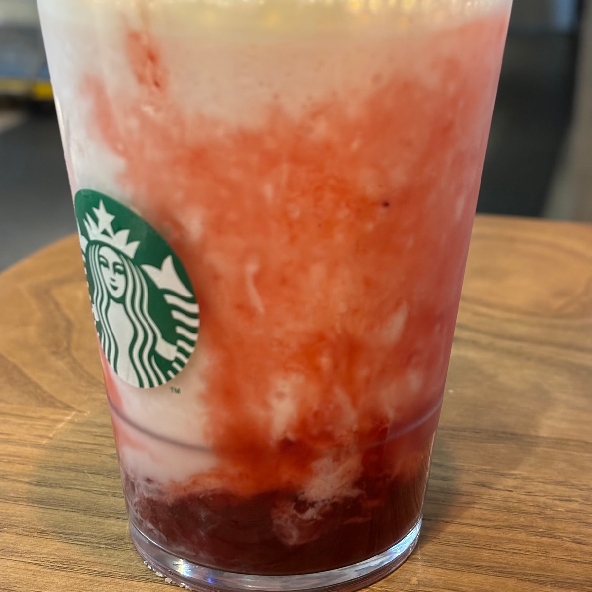 【スタバ】 メリーベリーストロベリーフラペチーノ🍓