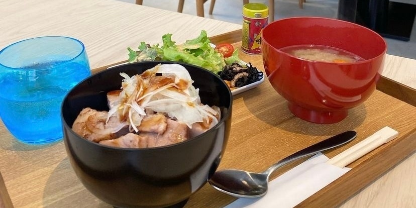 【富山市岩瀬】オシャレカフェ&ショップで高コスパランチ◎銘酒“満寿泉”の酒かすマカロンもおすすめ《MUROYA》