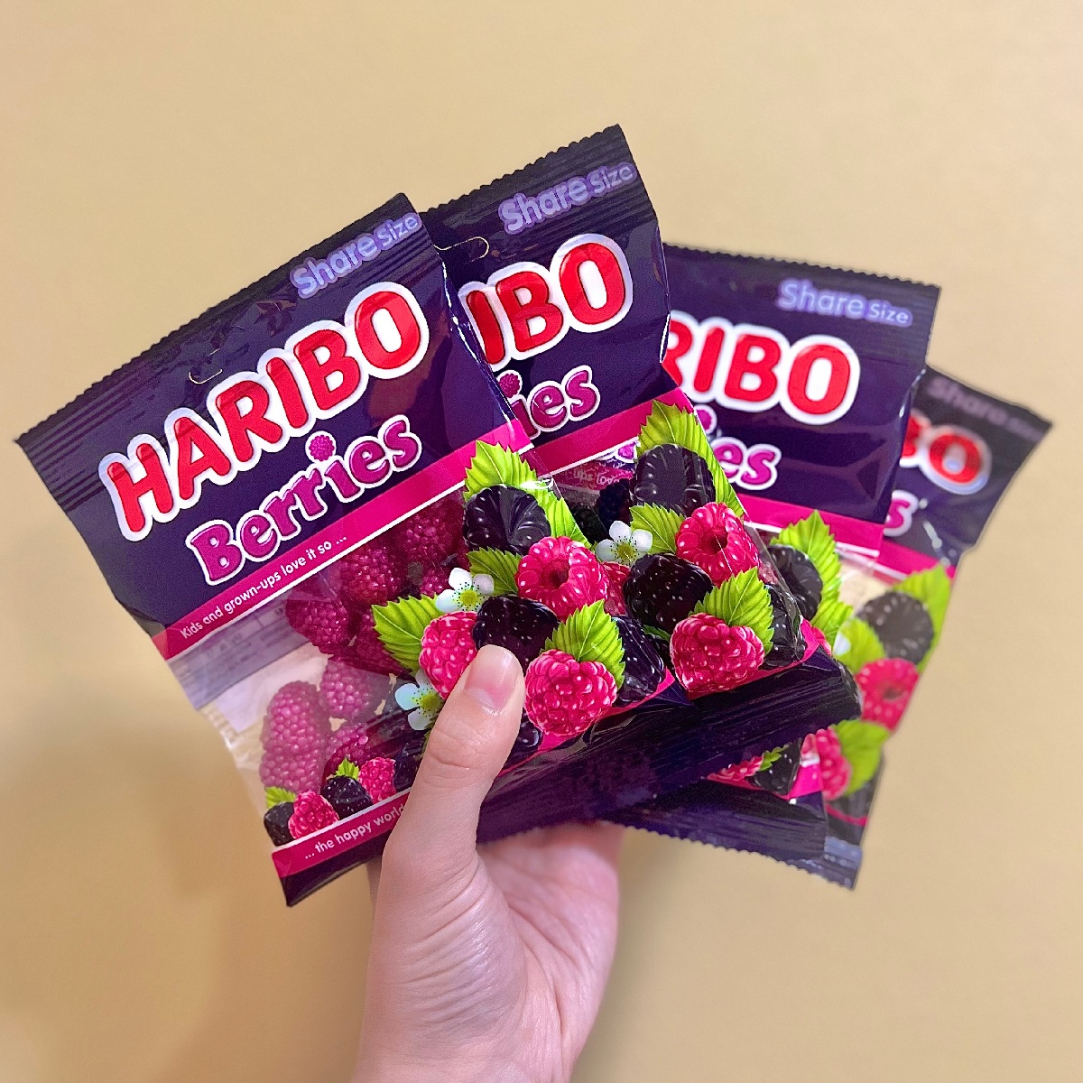 【やみつき必至】もう食べた？売り切れ続出のHARIBO新作ベリーズ⭐︎カリモチ食感がクセになること間違いなし！