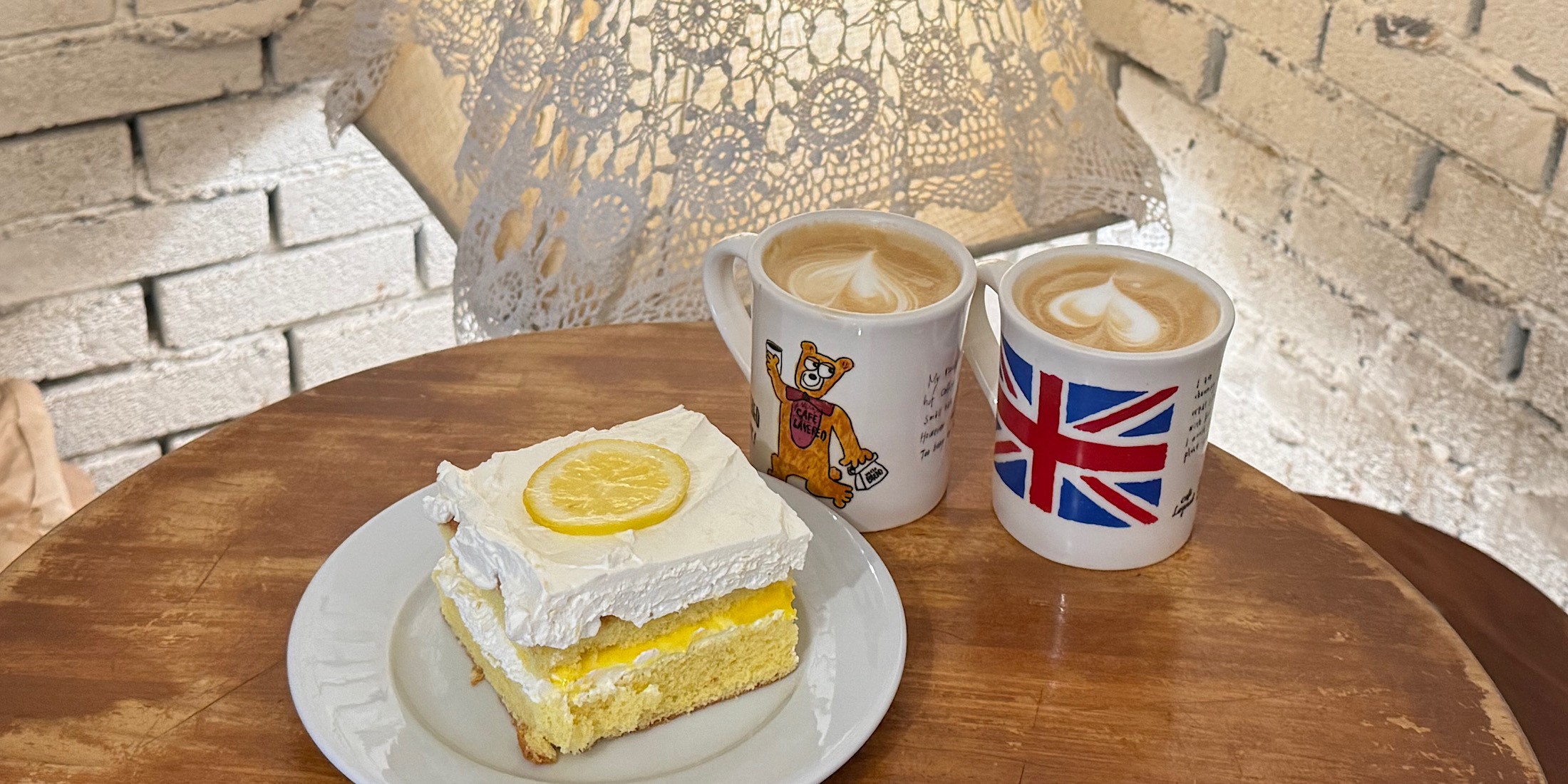 【安国】韓国カフェ好きはここ行って！朝8時〜空いてる可愛すぎるカフェ《CAFE LAYERED(カフェ・レイヤード)》