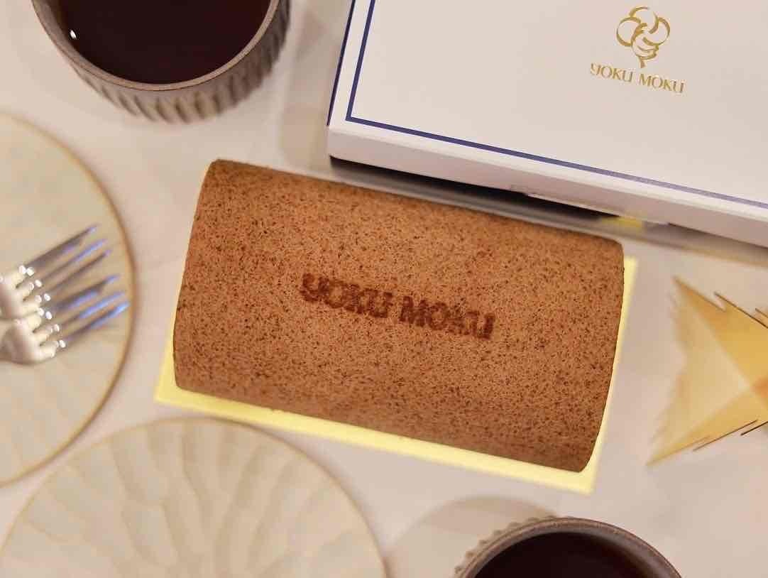 YOKU MOKU（ヨックモック）南青山ロール コロンビアンカカオ　YOKU MOKUのロゴ