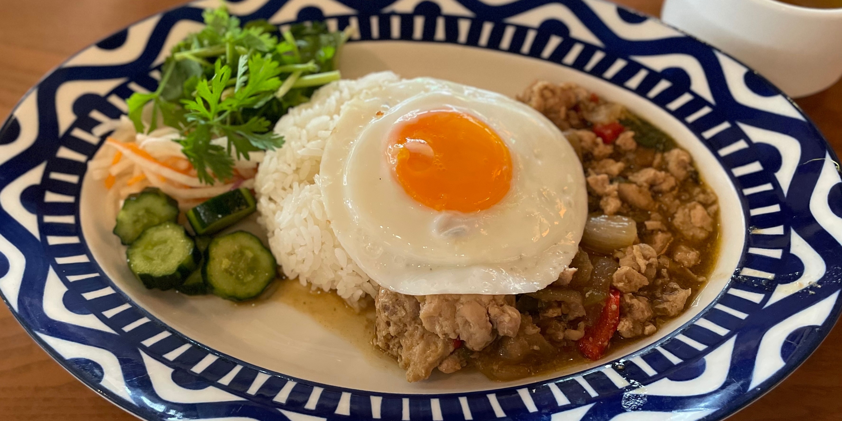 【横浜駅 横浜モアーズ 】夏こそエスニック！開放的なテラス席でアジアン料理を食べてみて 