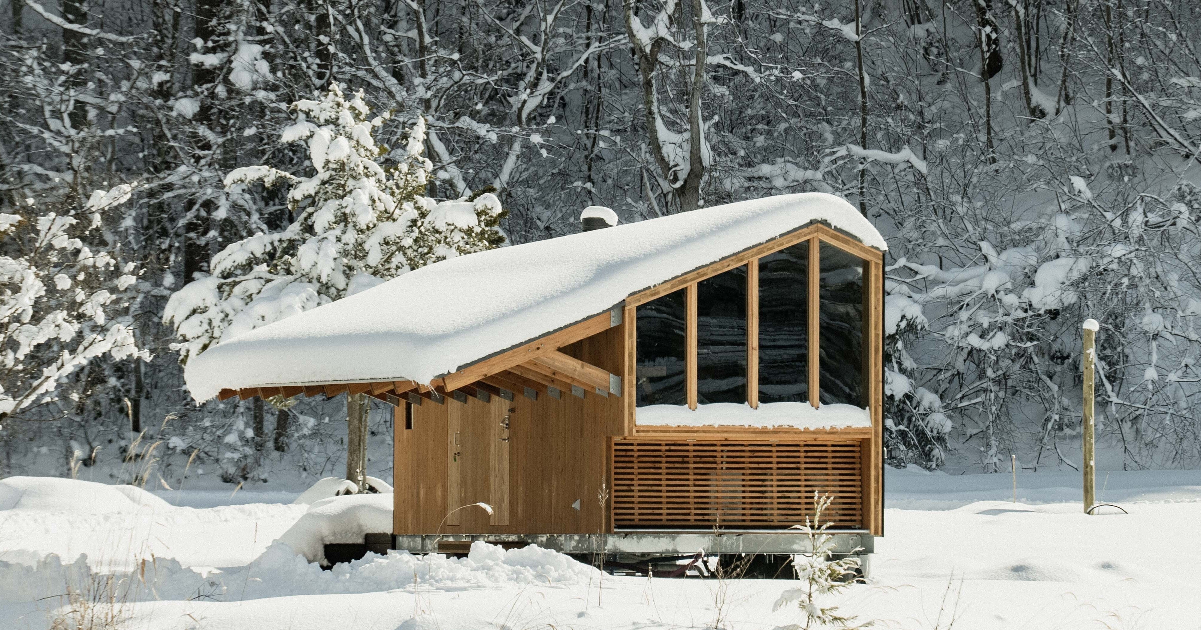 群馬】スキー場のゲレンデ内で唯一無二の宿泊体験を。『Earthboat