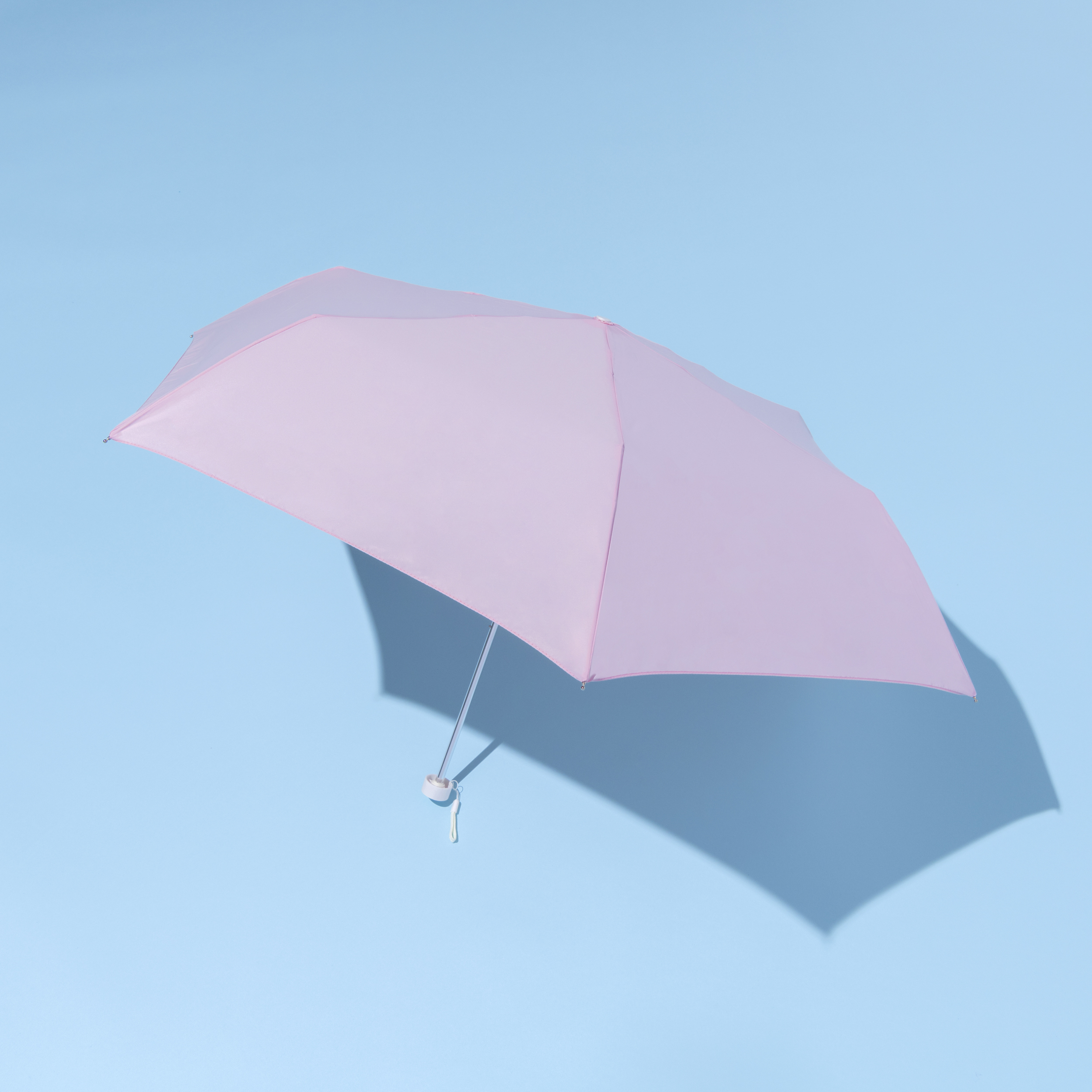 ニフティカラーズの日傘の撮りおろし画像