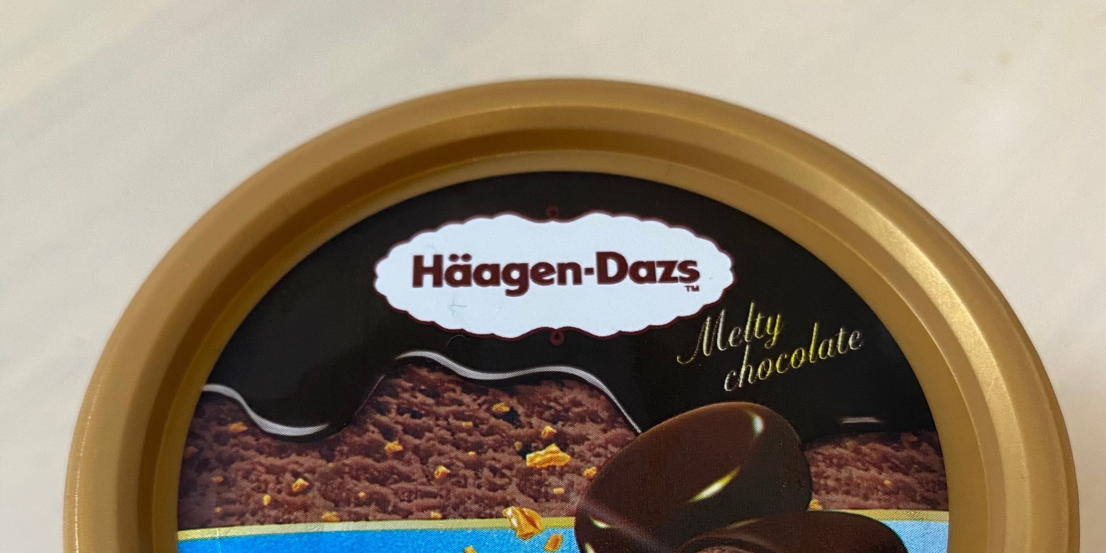 【ハーゲンダッツ新作】メルティーチョコレートwithカラメルクラッシュをレビュー！