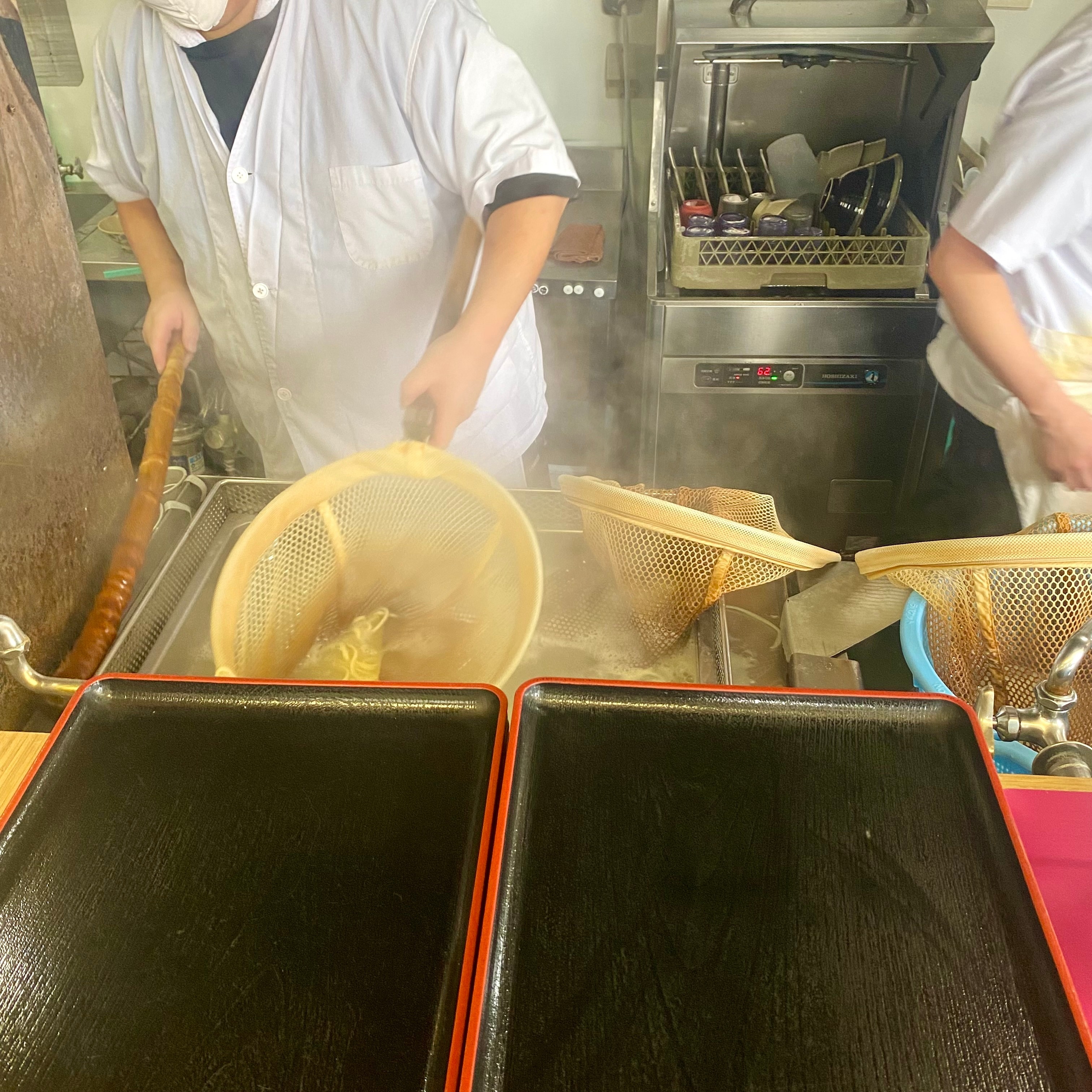 クリックでトリミング 丸池製麺所