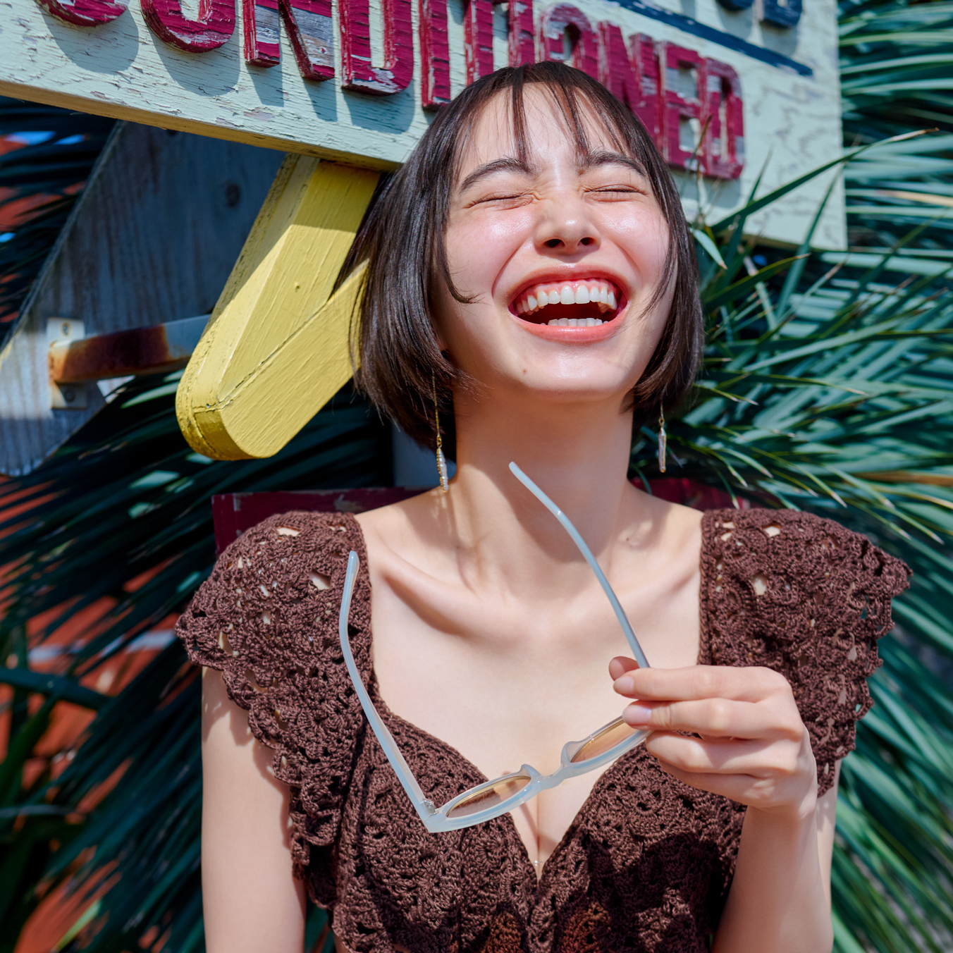 【井桁弘恵×2025年最新水着】スリーブ付きビキニ5選！華やか＆二の腕きゃしゃ見え