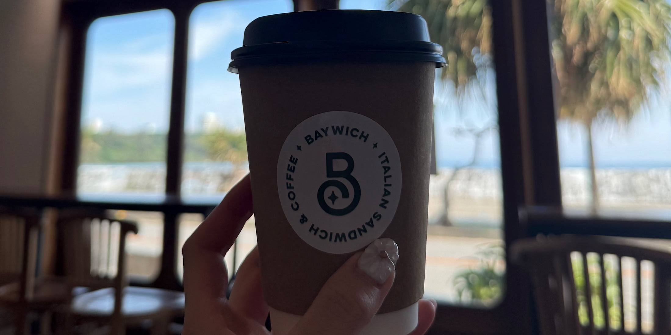 【沖縄】海が見える絶景カフェ！「BAYWICH」のピザ生地サンドイッチが最高だった（読谷村）