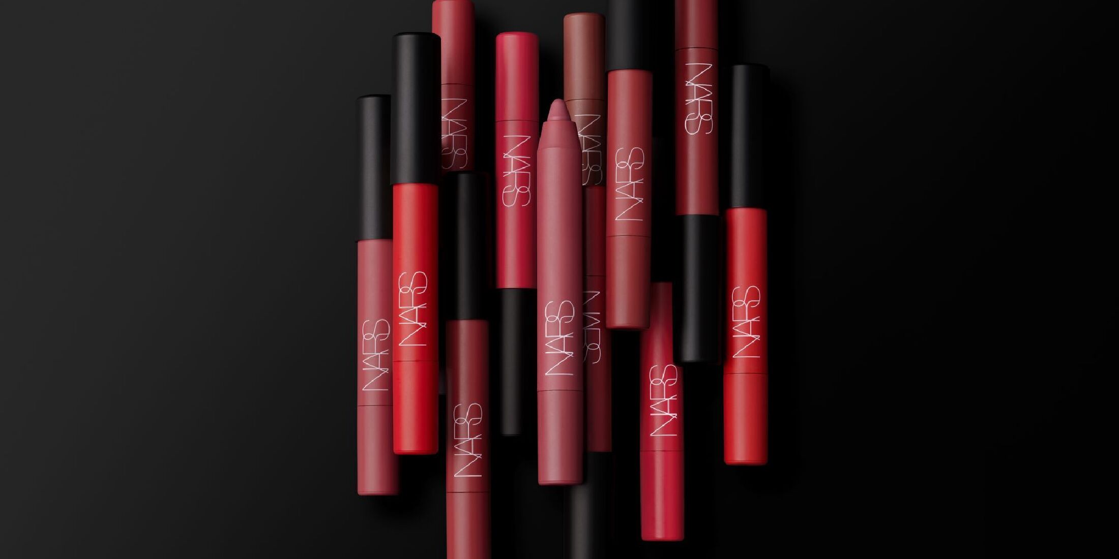 『NARS』の新作リップペンシルで濃密マットな唇に【美味しいところだけ毎日コスメ】