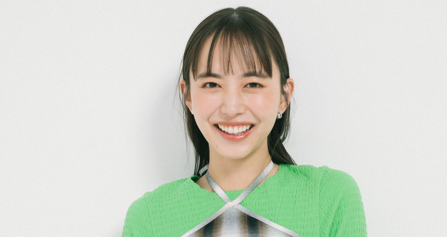 【井桁弘恵】カジュアルを更新するなら新顔エプロンワンピ投入