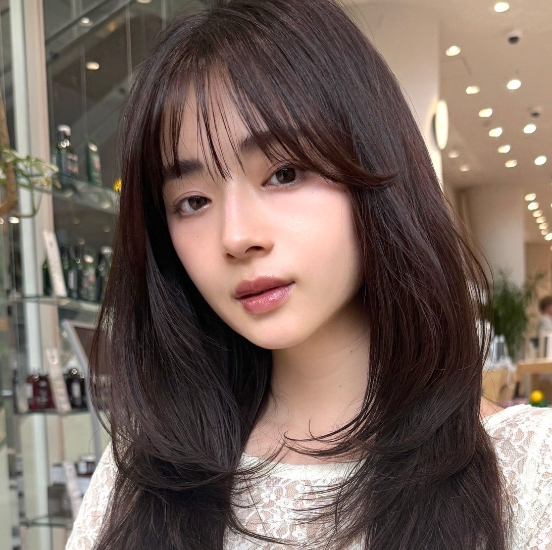 【伸ばしかけ前髪アレンジ】シースルーバングで見慣れたロングを刷新！