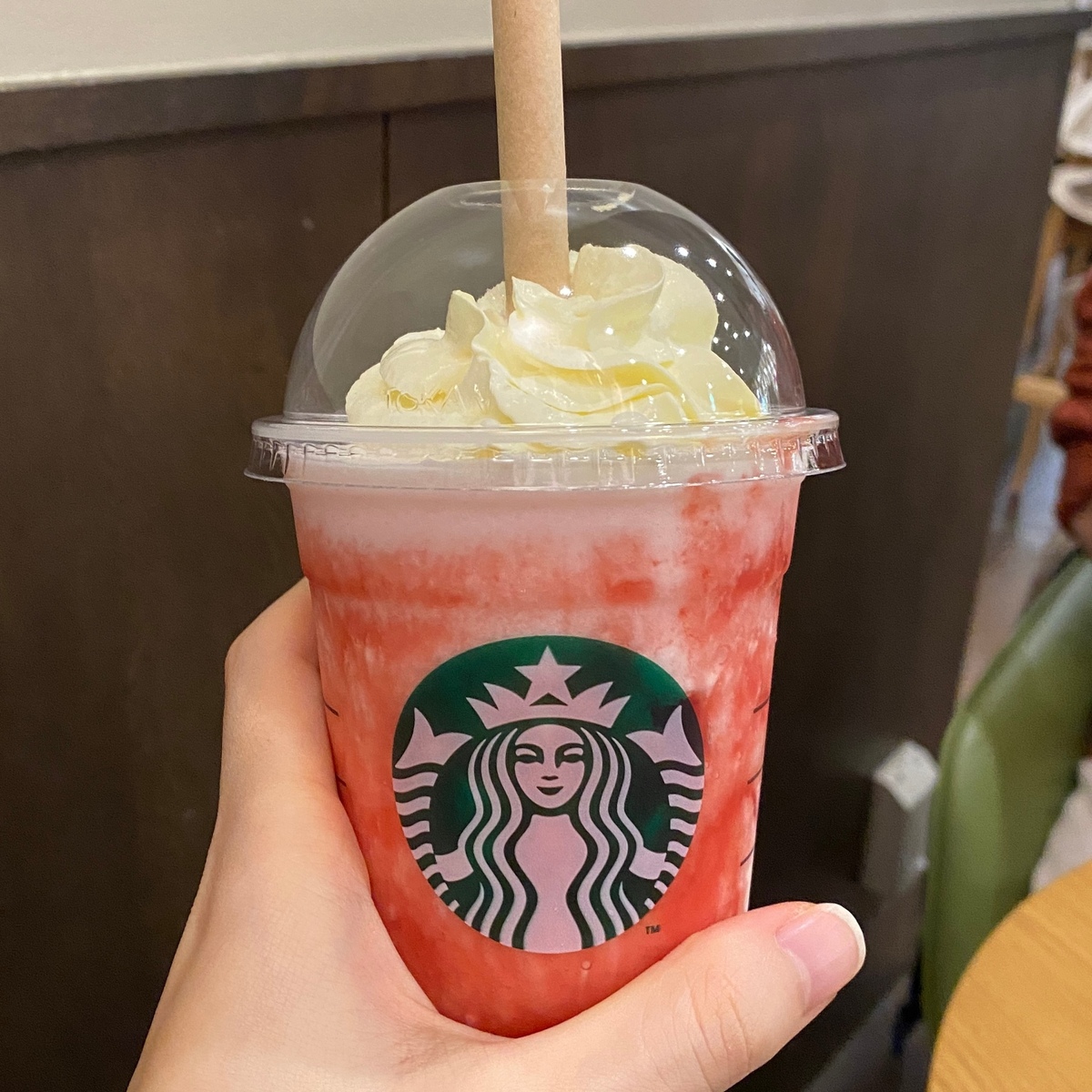 【スタバ】新作メリーベリーストロベリーフラペチーノを飲んでみた