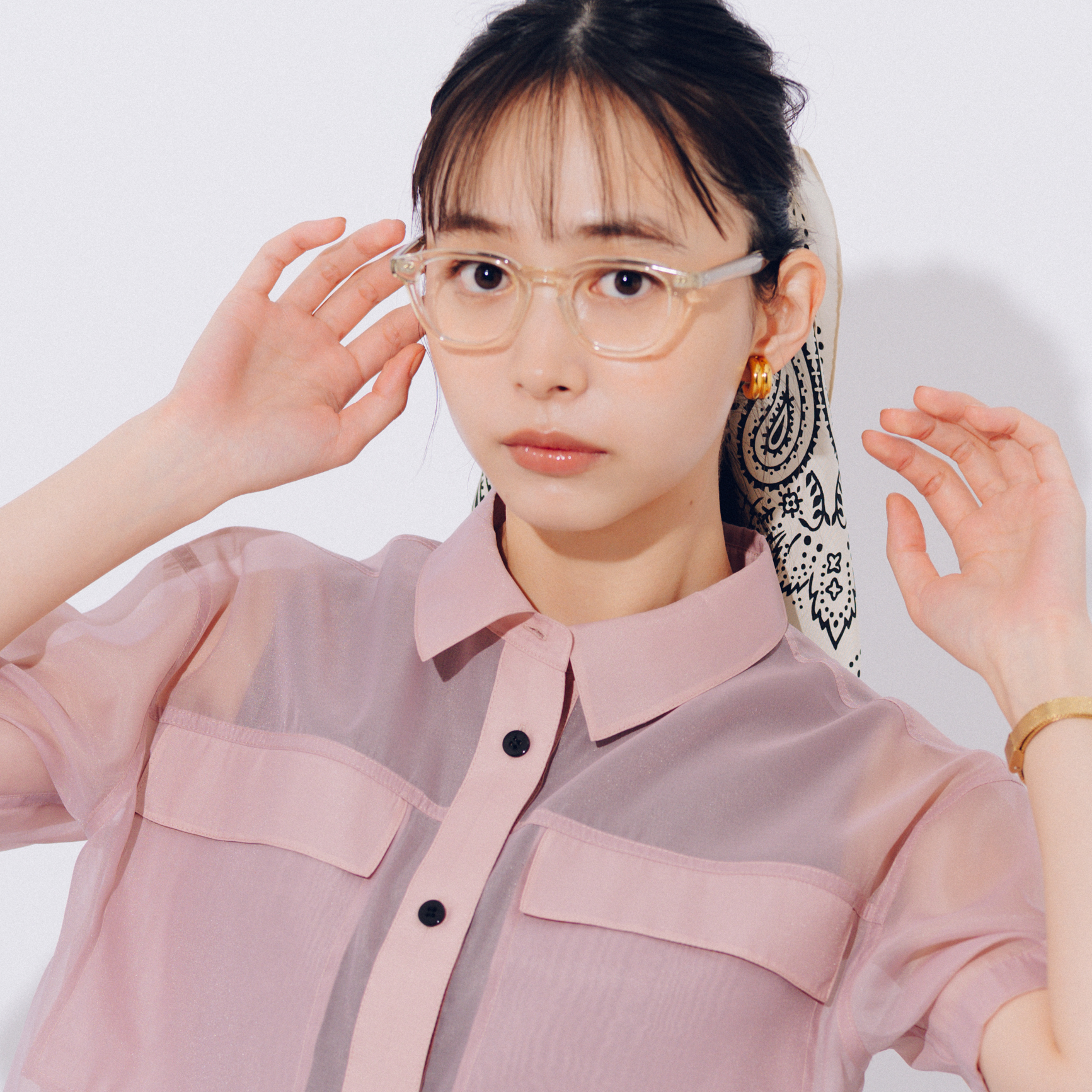 【井桁弘恵の通勤コーデ】シルエットと素材で鮮度を高めるお仕事コーデ