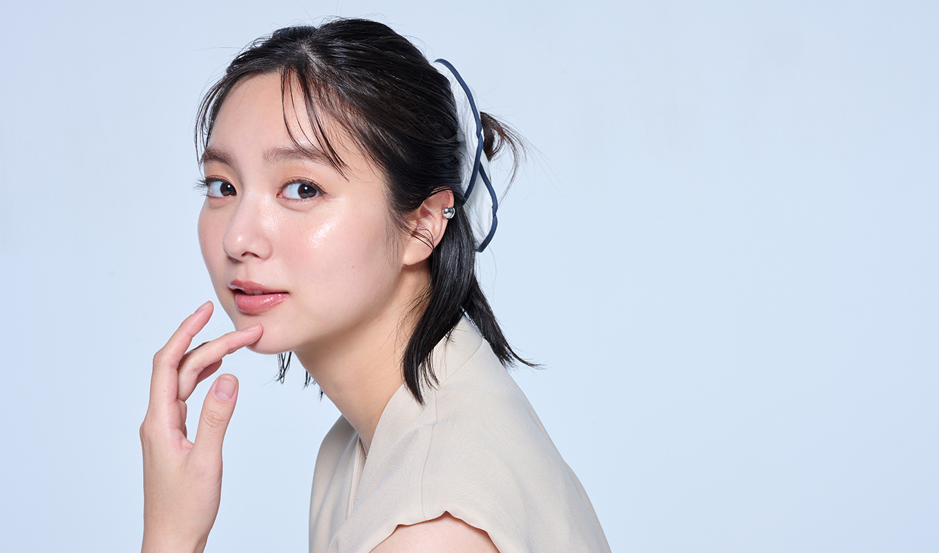 【雨の日ヘアアレンジ】ハーフアップおだんごアレンジは大きめシュシュで華やかに！